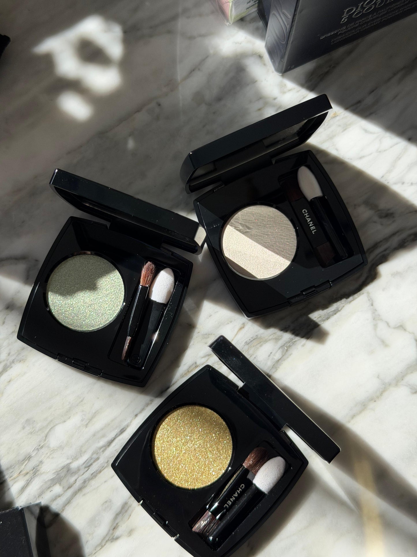 CHANEL Ombre Essentielle Multi-Use Longwearing Eyeshadow (224)
