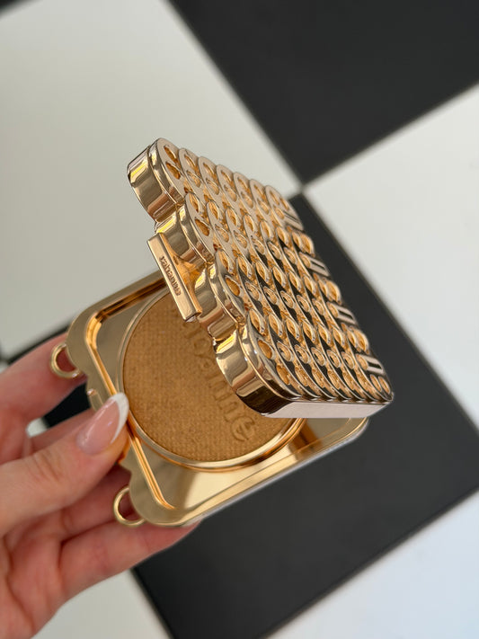PACO RABANNE 1969 Makeup Clutch
Ultra-Shiny, All-Over Luminizer, Second Skin Comfort