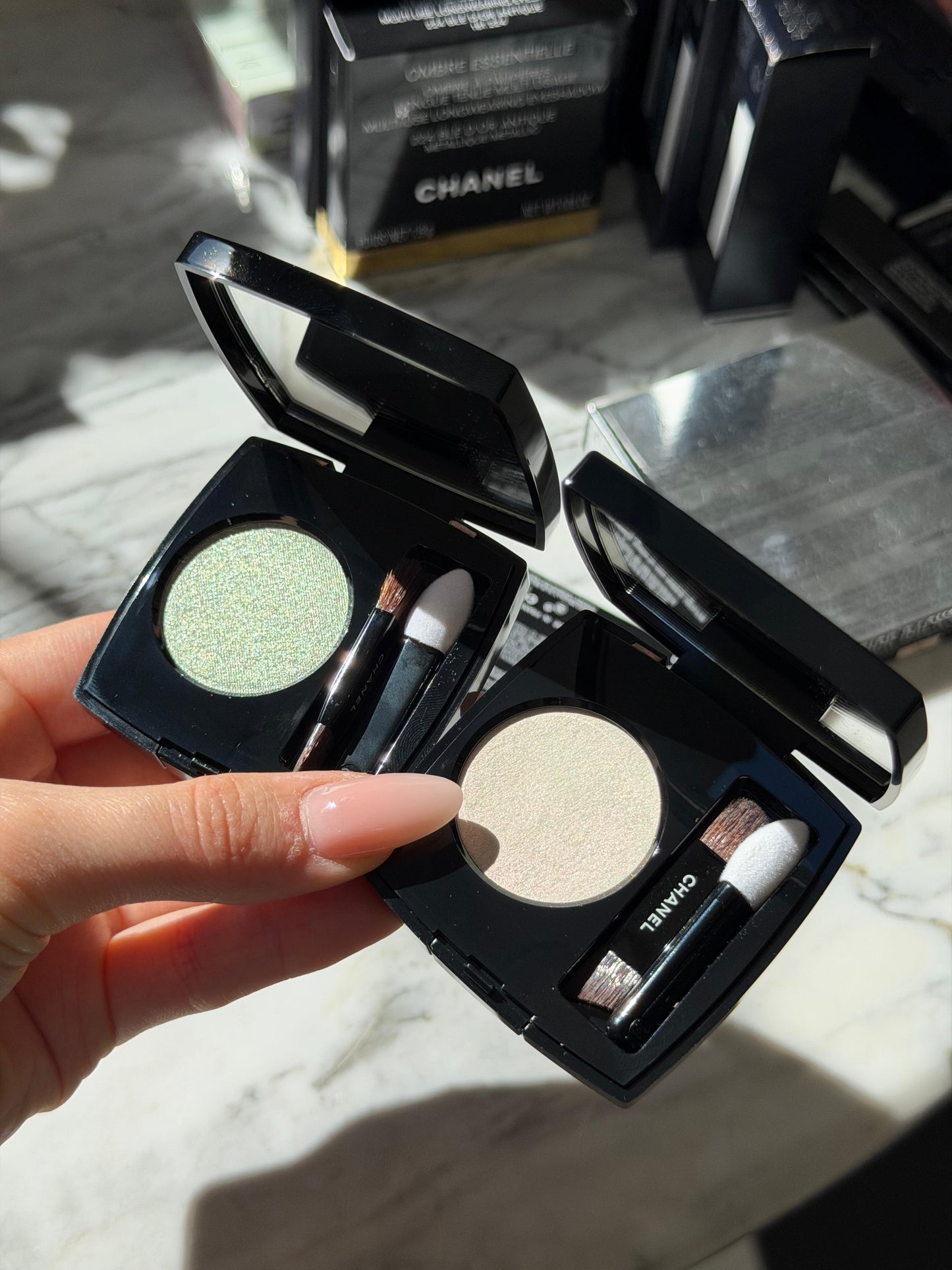 CHANEL Ombre Essentielle Multi-Use Longwearing Eyeshadow (222)