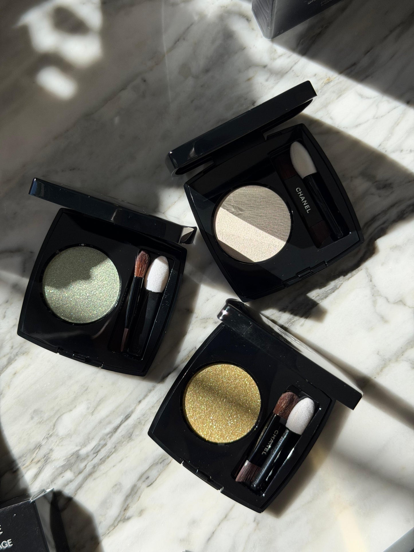 CHANEL Ombre Essentielle Multi-Use Longwearing Eyeshadow (222)