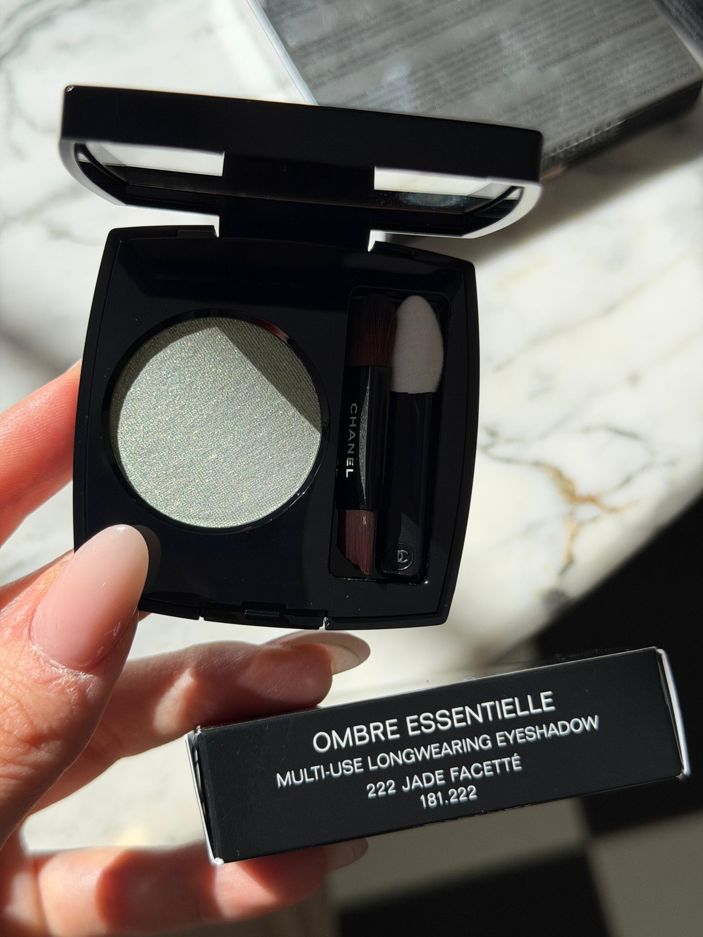 CHANEL Ombre Essentielle Multi-Use Longwearing Eyeshadow (222)