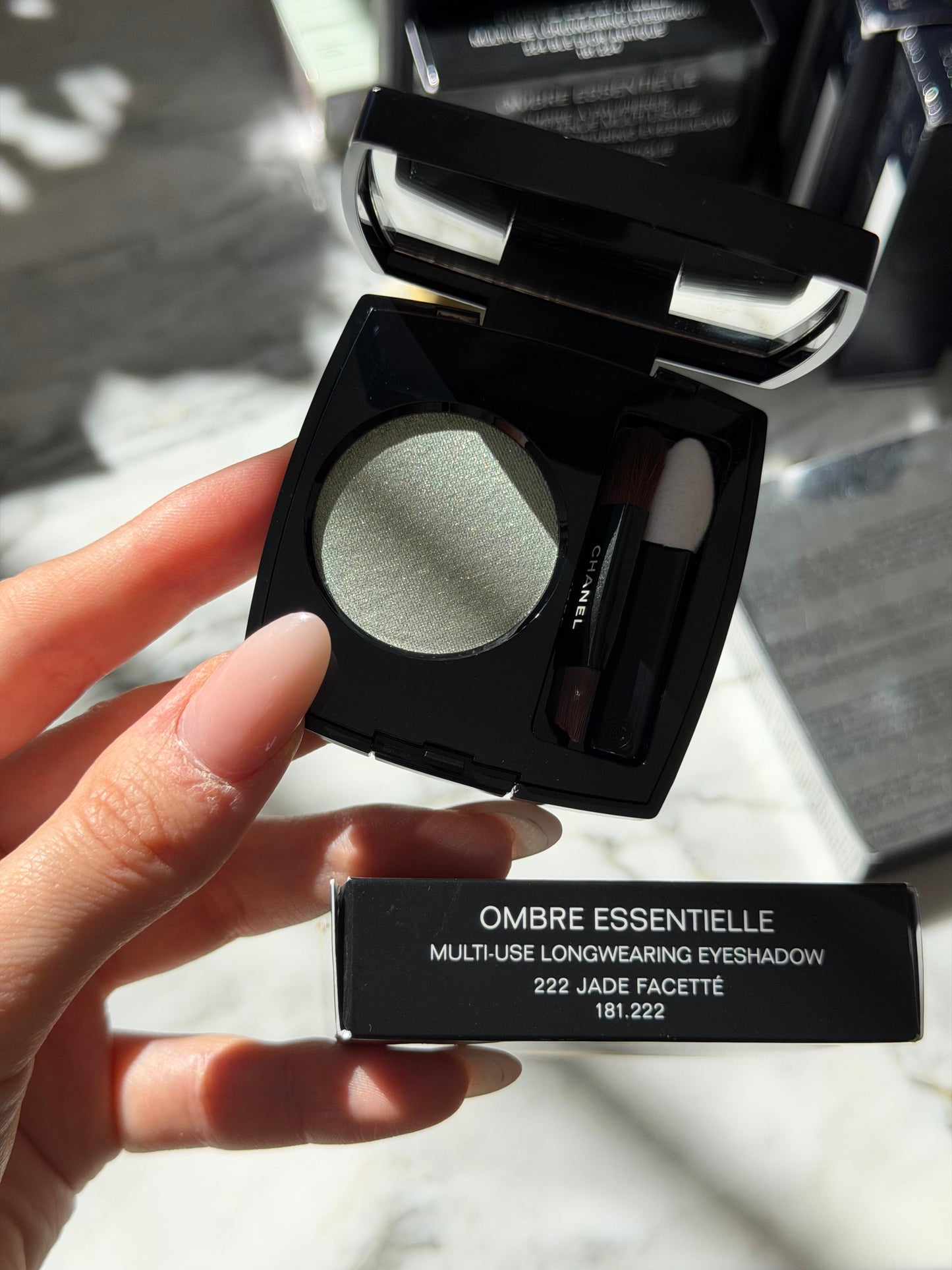CHANEL Ombre Essentielle Multi-Use Longwearing Eyeshadow (222)