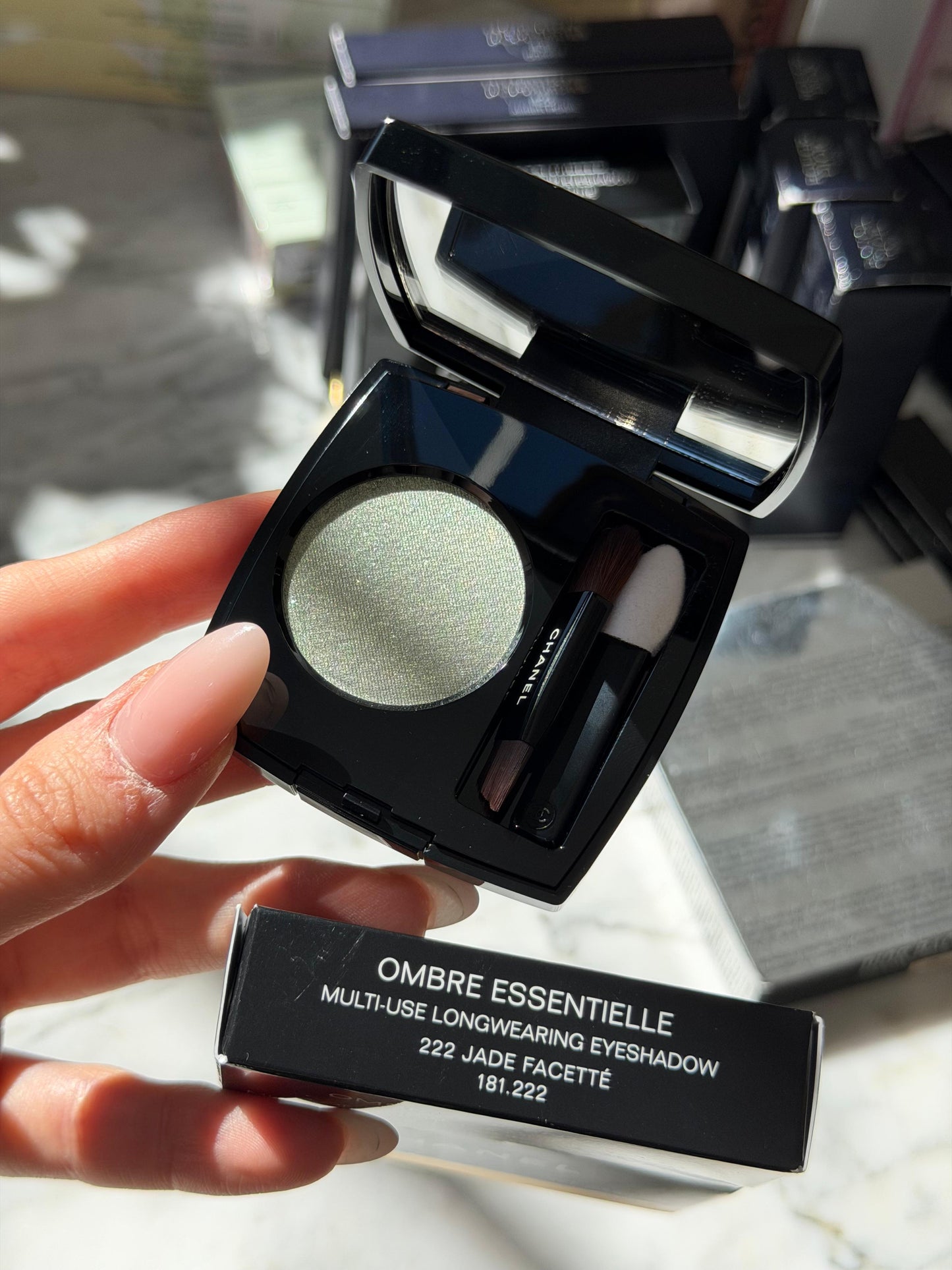 CHANEL Ombre Essentielle Multi-Use Longwearing Eyeshadow (222)