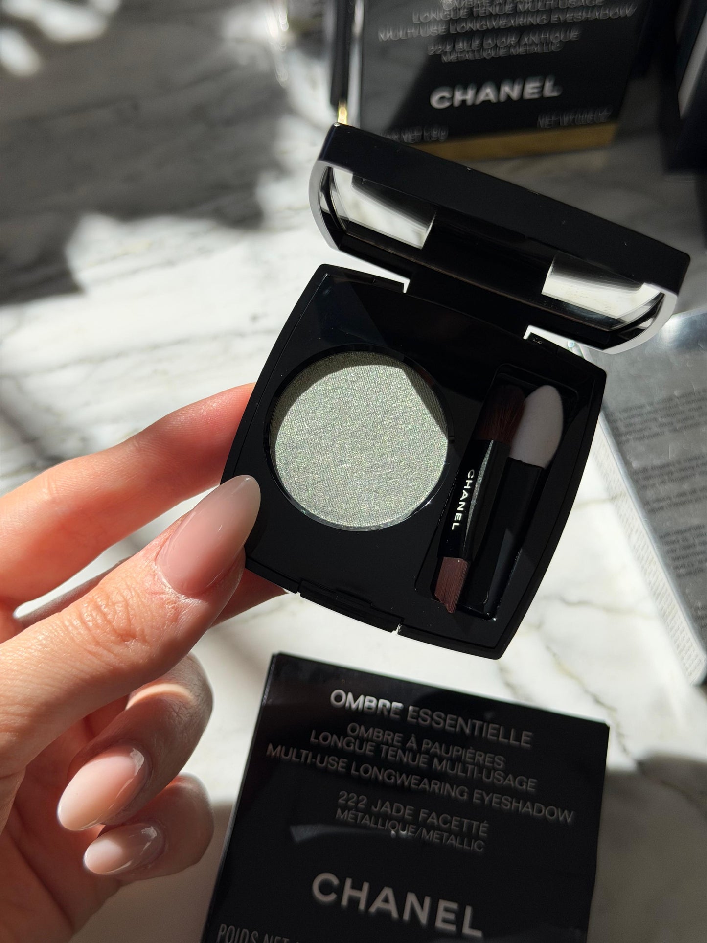CHANEL Ombre Essentielle Multi-Use Longwearing Eyeshadow (222)