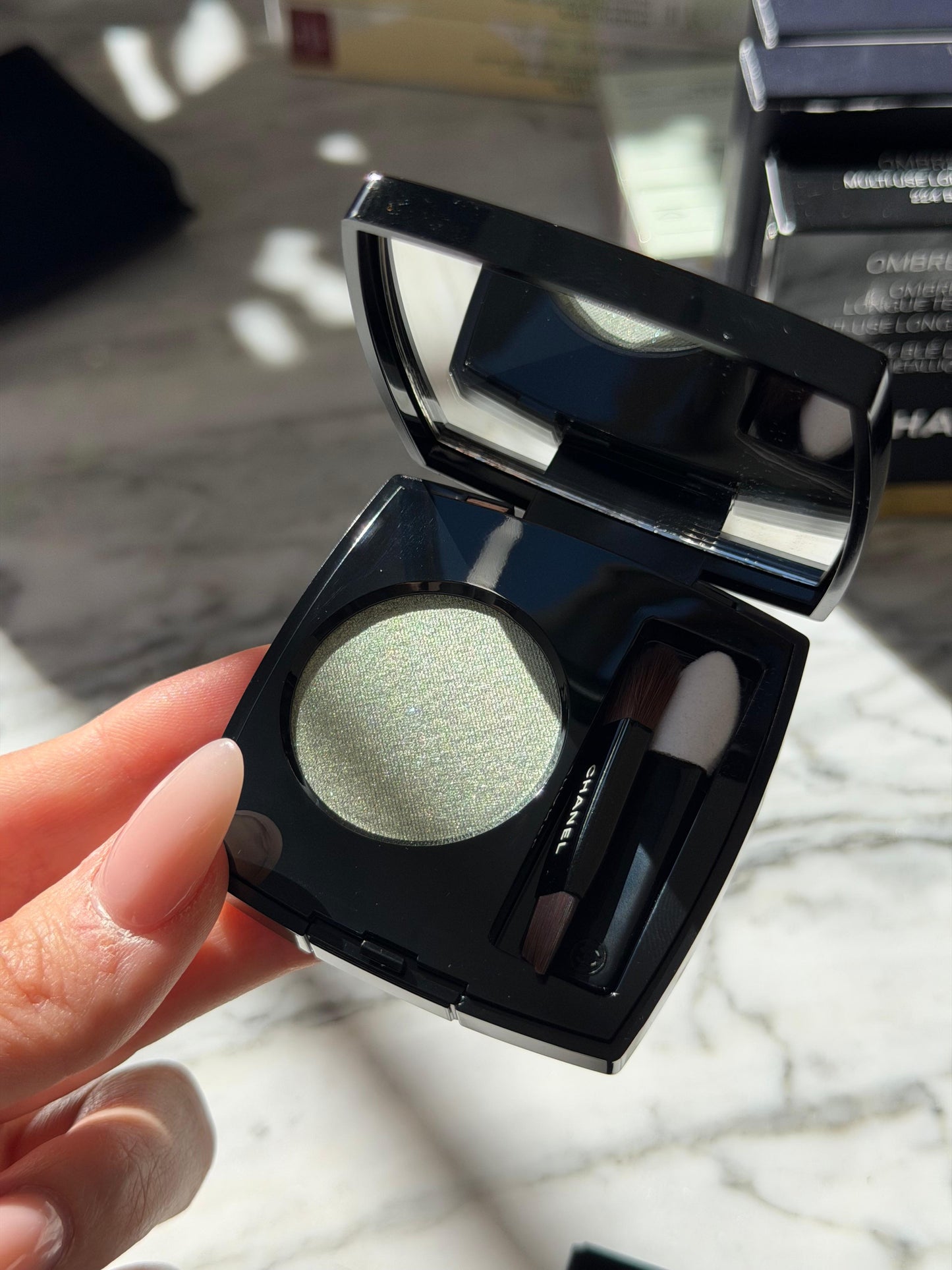 CHANEL Ombre Essentielle Multi-Use Longwearing Eyeshadow (222)