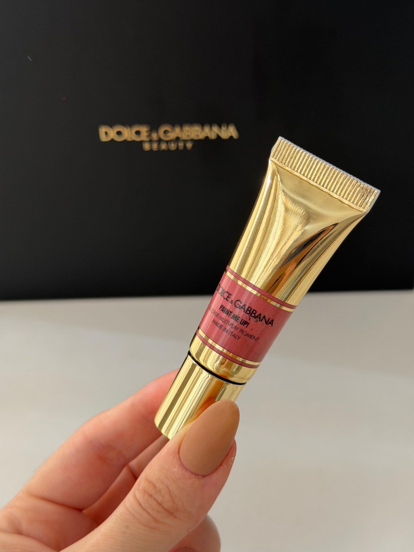 DOLCE&GABBANA Paint Me Up!
All Over Multi-Play Pigment For Face, Eyes And Lips (01)