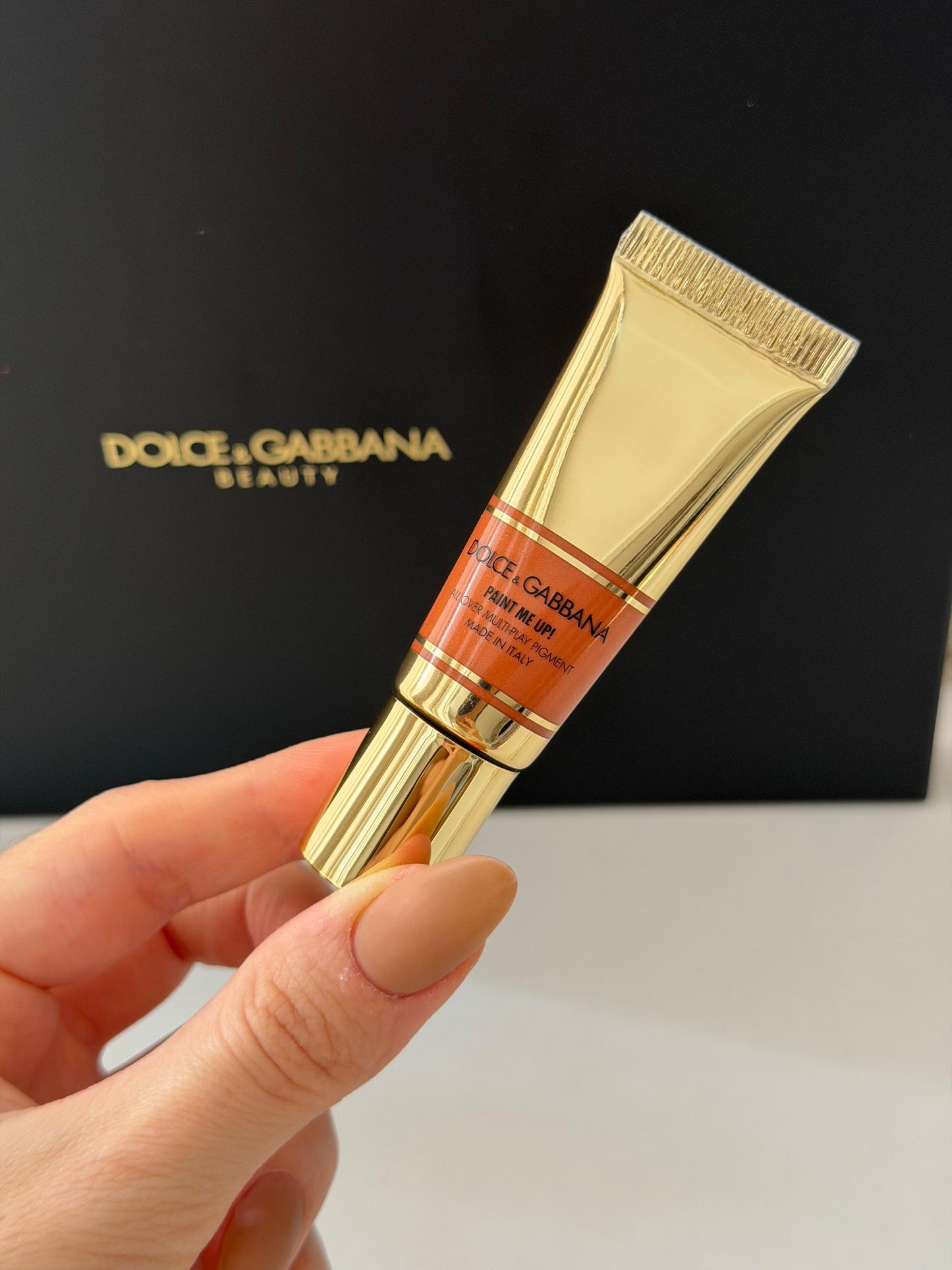 DOLCE&GABBANA Paint Me Up!
All Over Multi-Play Pigment For Face, Eyes And Lips (02)