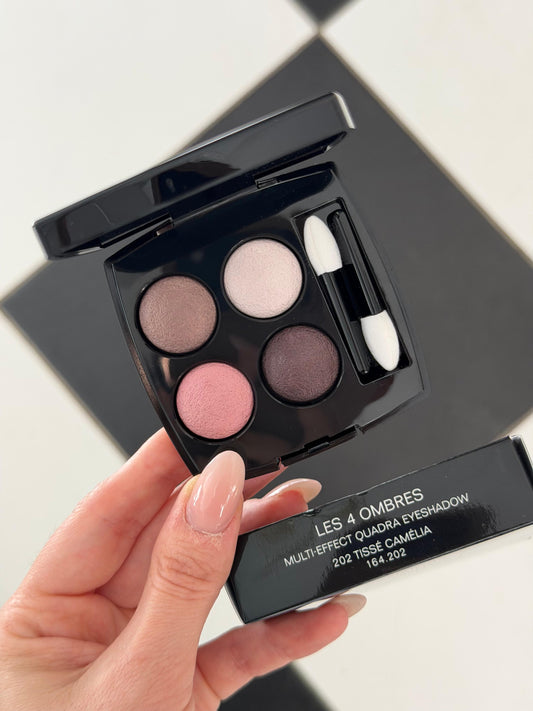 CHANEL Les 4 Ombres
Multi-Effect Quadra Eyeshadow (202)