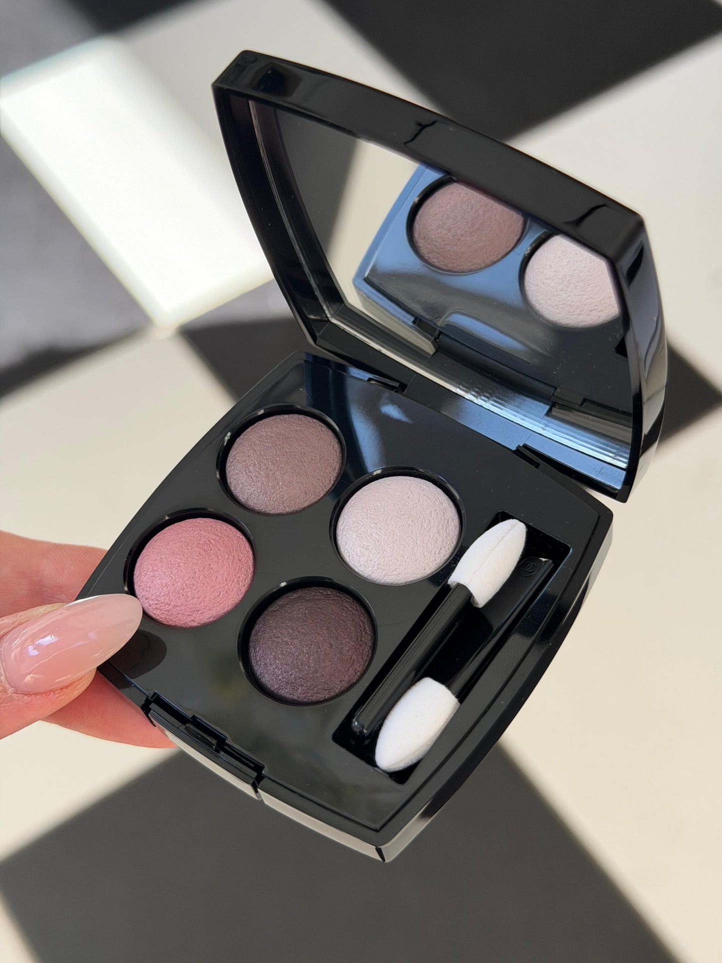 CHANEL Les 4 Ombres
Multi-Effect Quadra Eyeshadow (202)