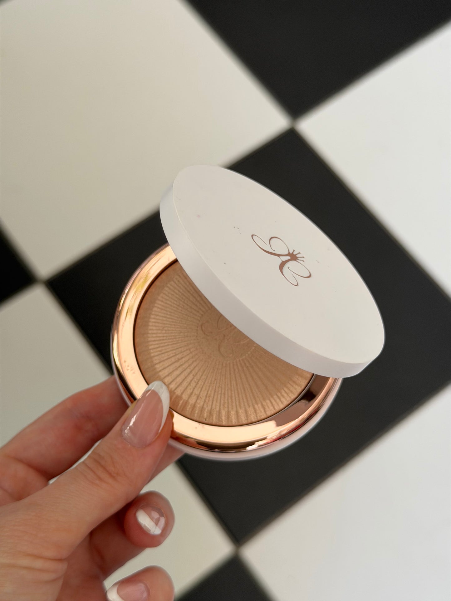 ANASTASIA BEVERLY HILLS
Glow Seeker Highlighter - Sun Idol
Illuminating Powder Radiance