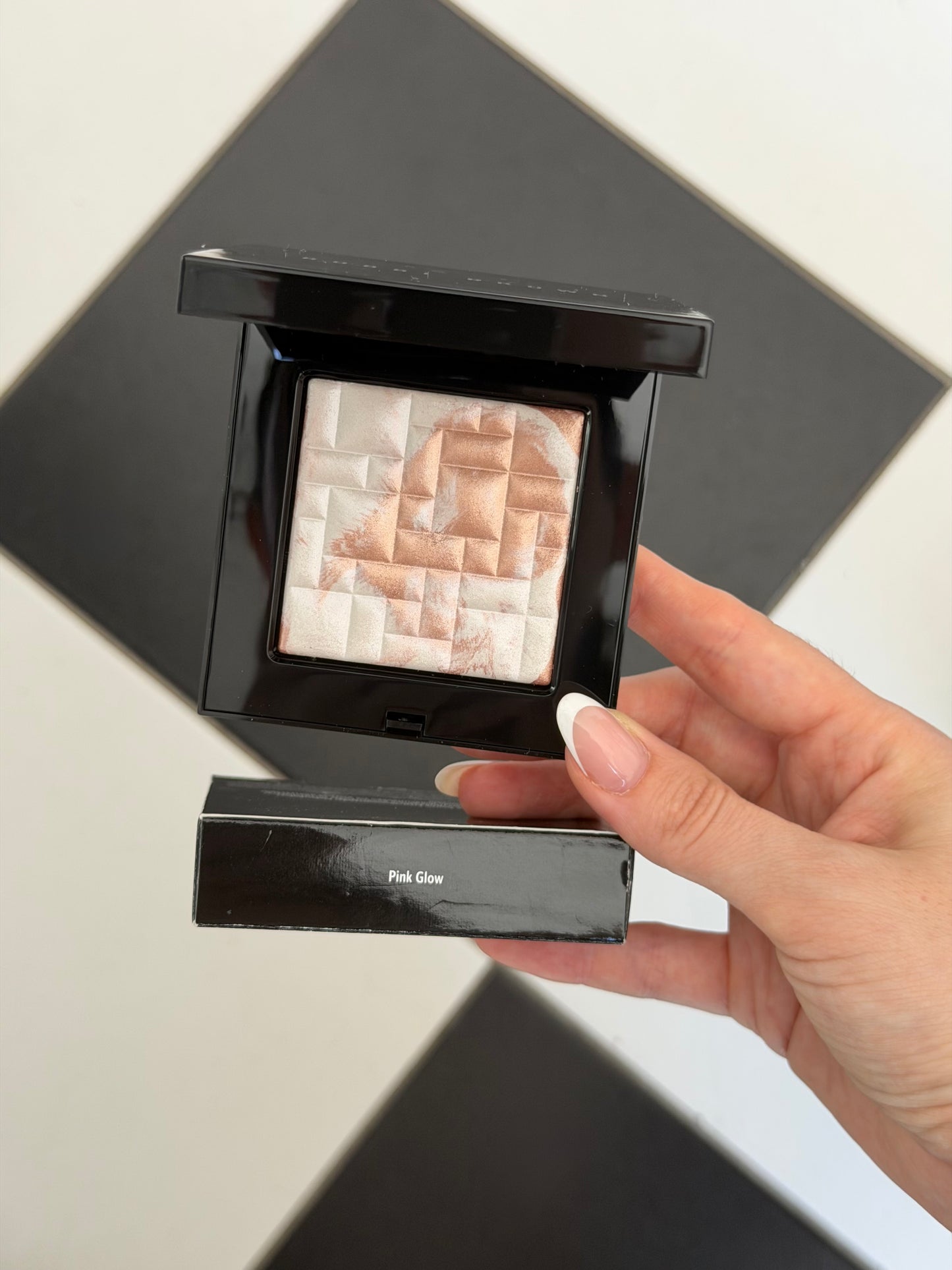 BOBBI BROWN
Highlighting Powder - Pearl-Infused