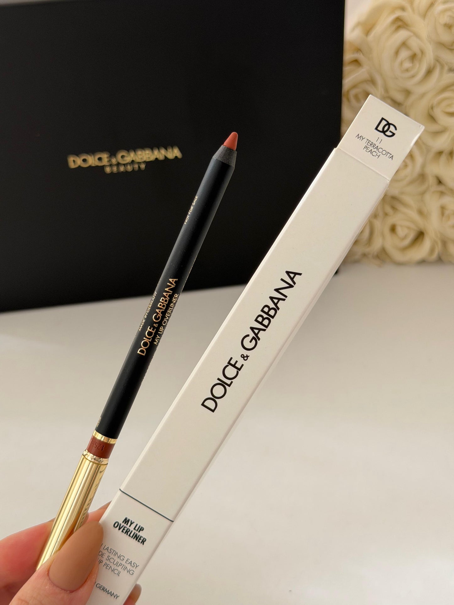 DOLCE&GABBANA My Lip Overliner
8H Lasting Easy Glide Sculpting Lip Pencil (11)