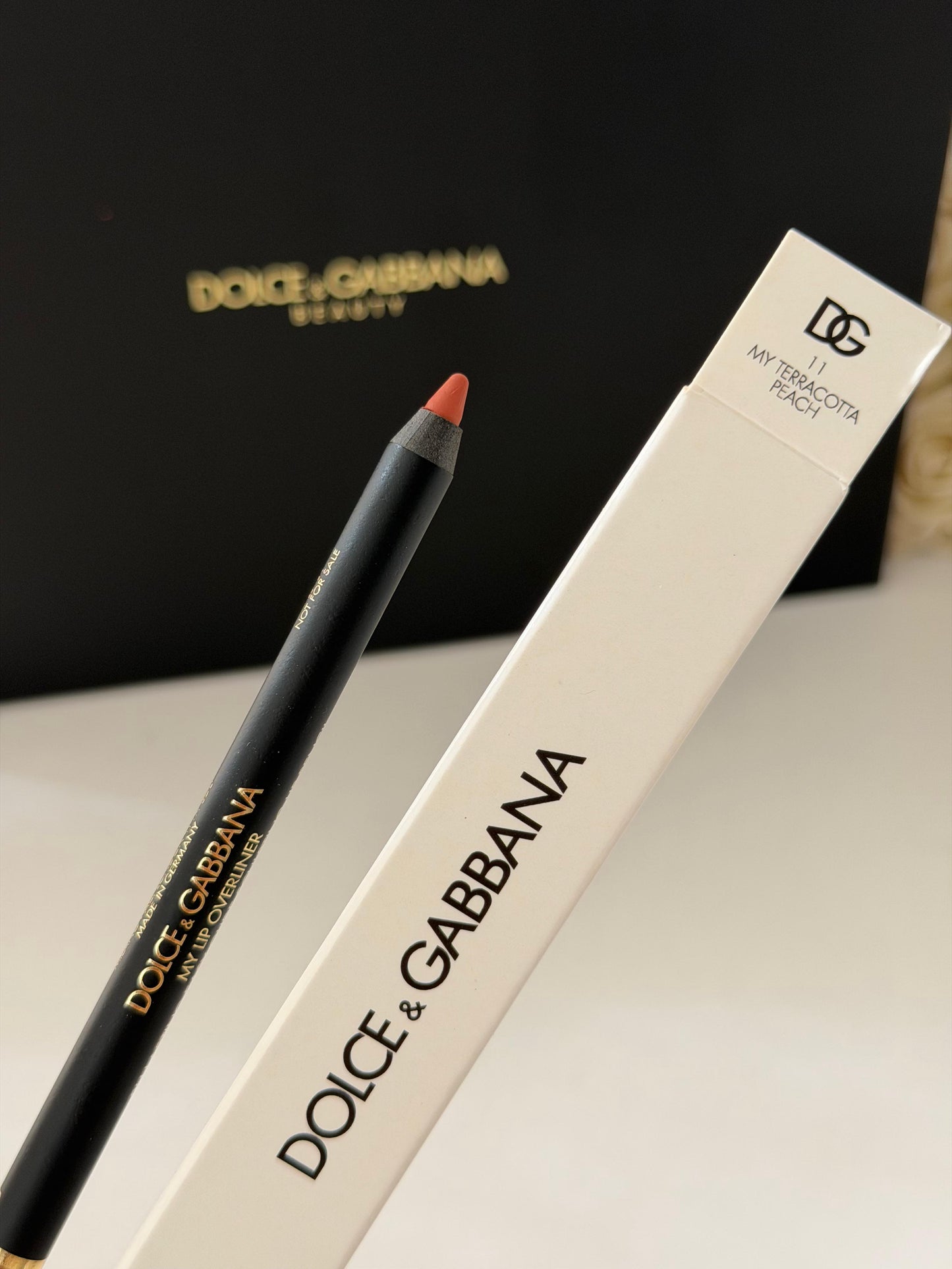 DOLCE&GABBANA My Lip Overliner
8H Lasting Easy Glide Sculpting Lip Pencil (11)