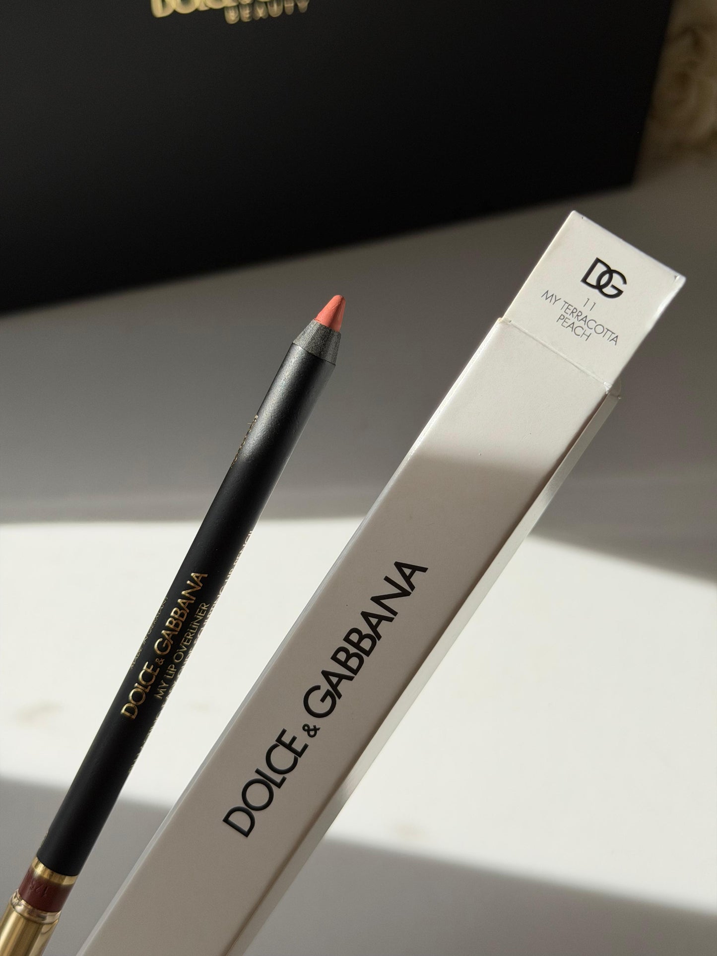 DOLCE&GABBANA My Lip Overliner
8H Lasting Easy Glide Sculpting Lip Pencil (11)