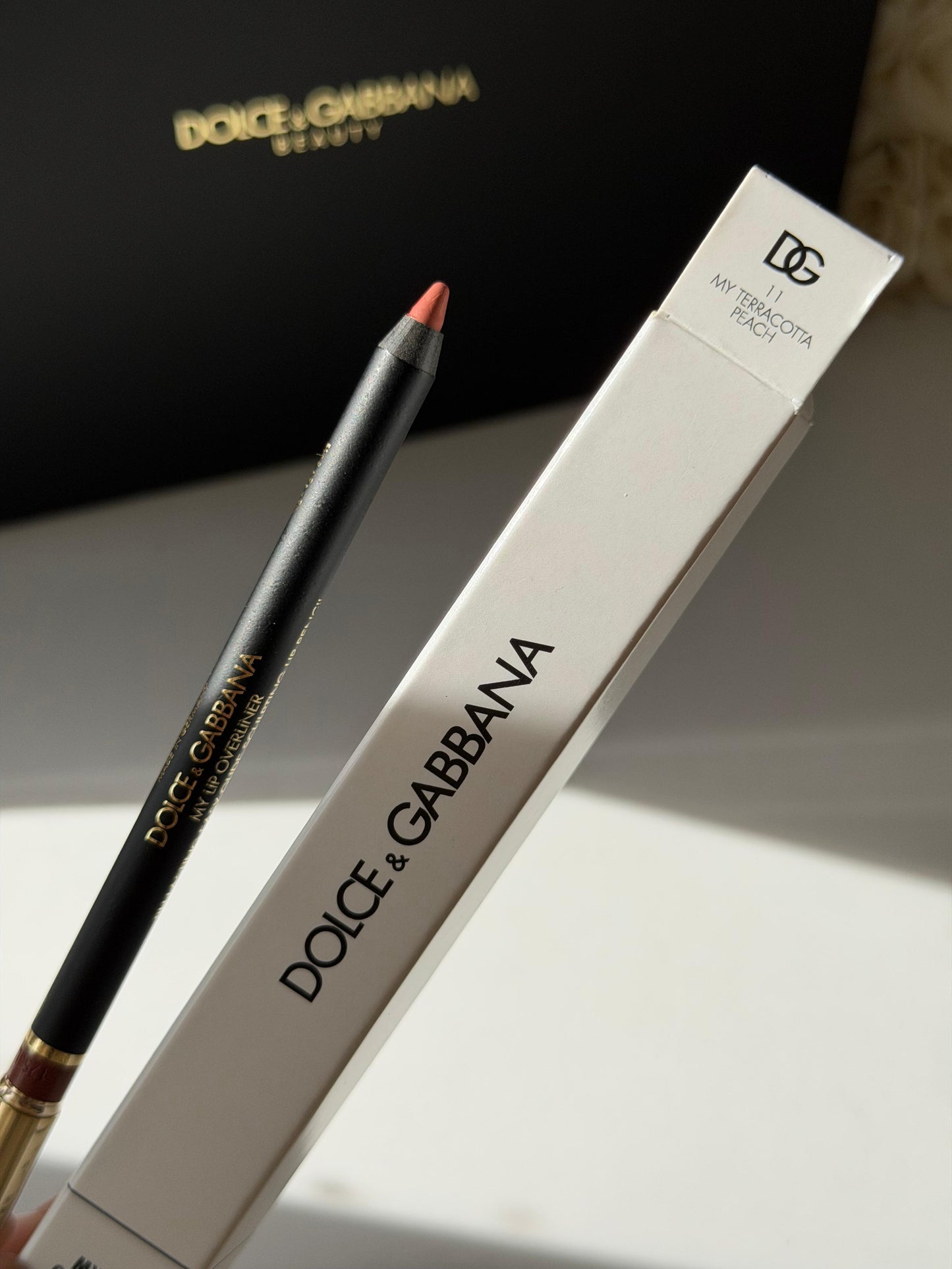 DOLCE&GABBANA My Lip Overliner
8H Lasting Easy Glide Sculpting Lip Pencil (11)