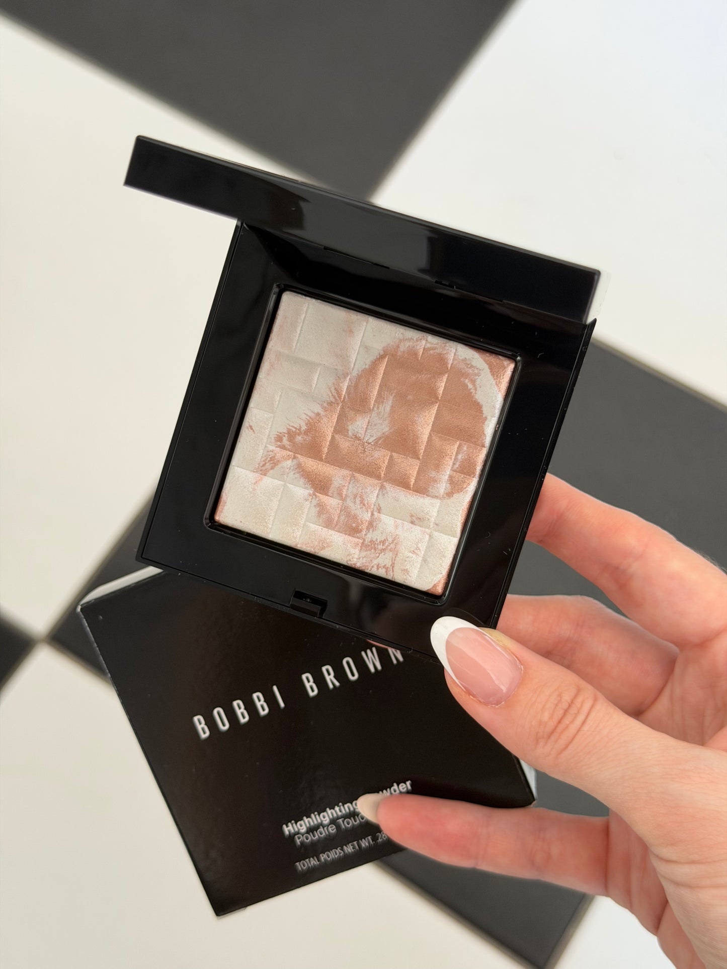 BOBBI BROWN
Highlighting Powder - Pearl-Infused