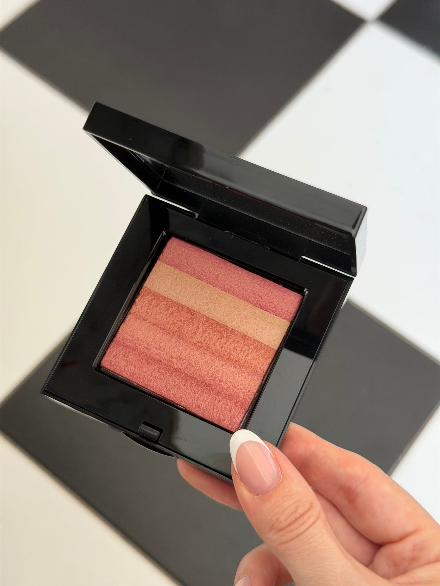 BOBBI BROWN 
Shimmer Brick Compact Highlighter