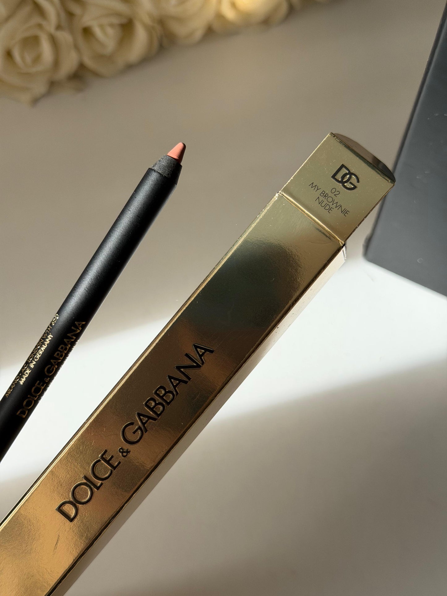 DOLCE&GABBANA My Lip Overliner
8H Lasting Easy Glide Sculpting Lip Pencil (02)