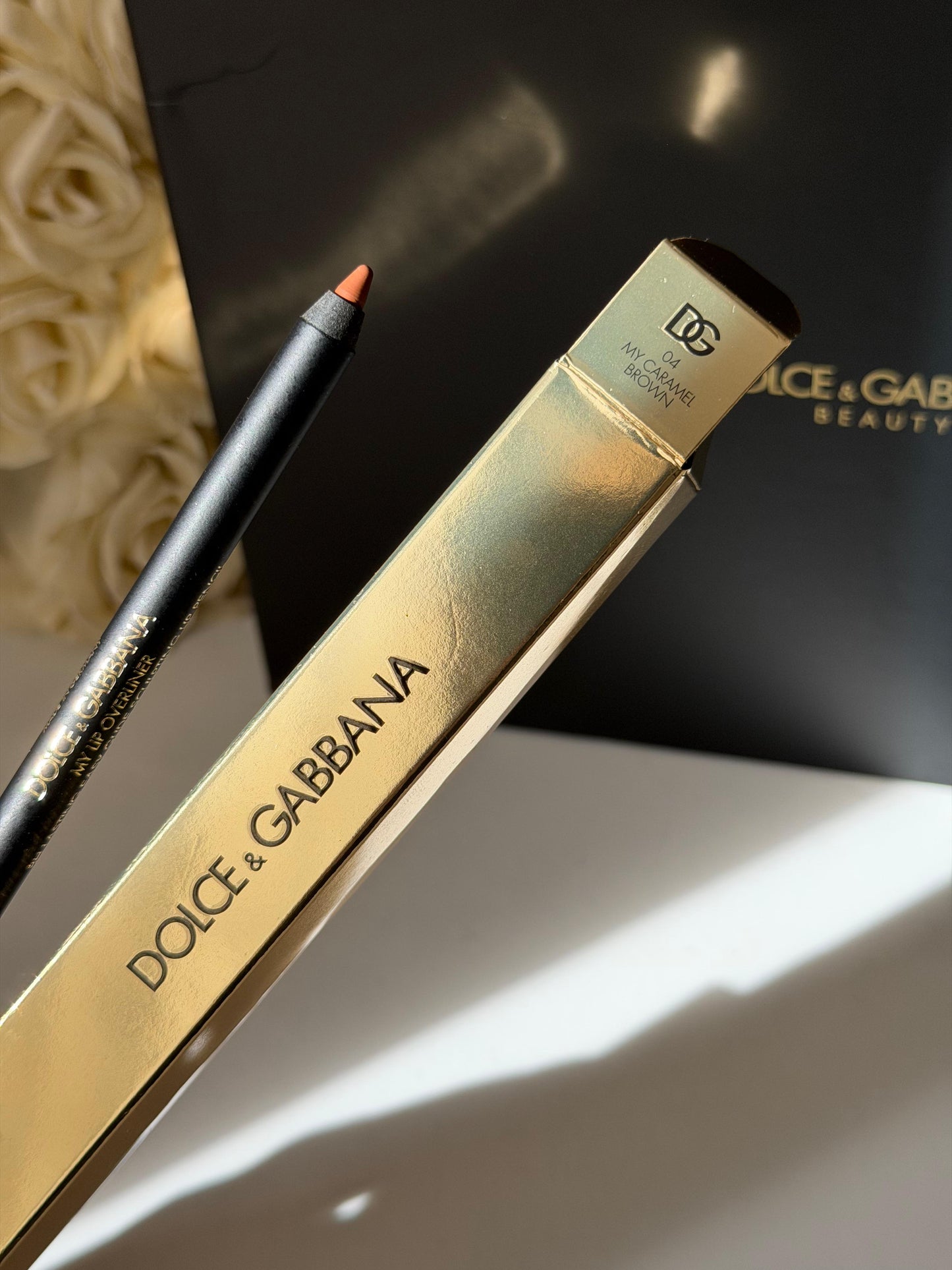 DOLCE&GABBANA My Lip Overliner
8H Lasting Easy Glide Sculpting Lip Pencil (04)