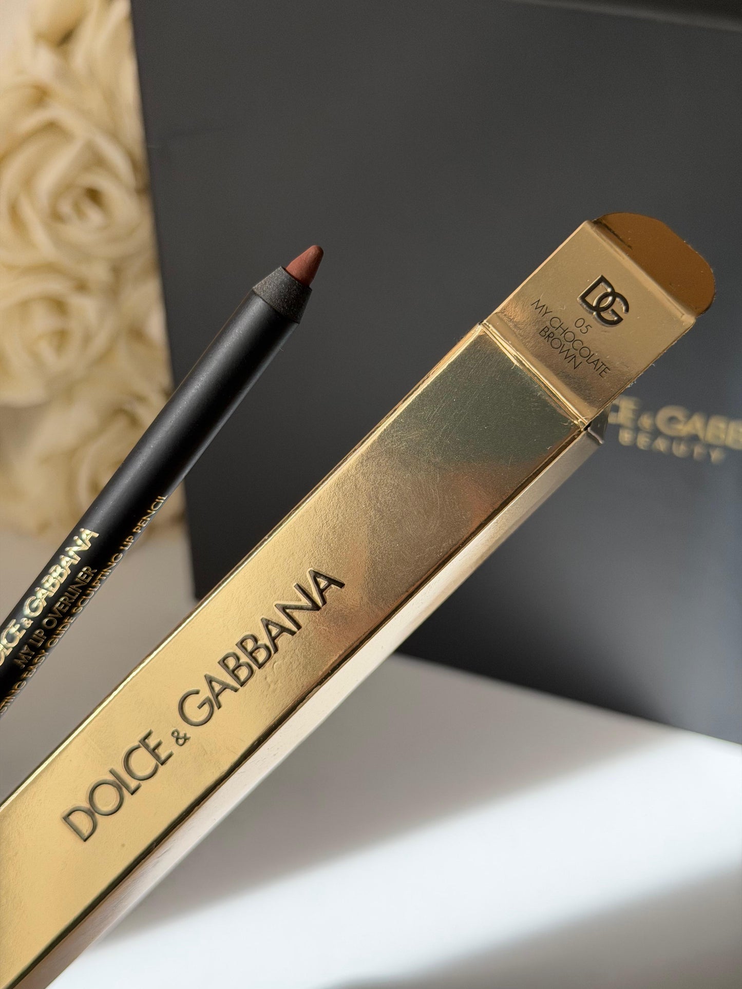 DOLCE&GABBANA My Lip Overliner
8H Lasting Easy Glide Sculpting Lip Pencil (05)