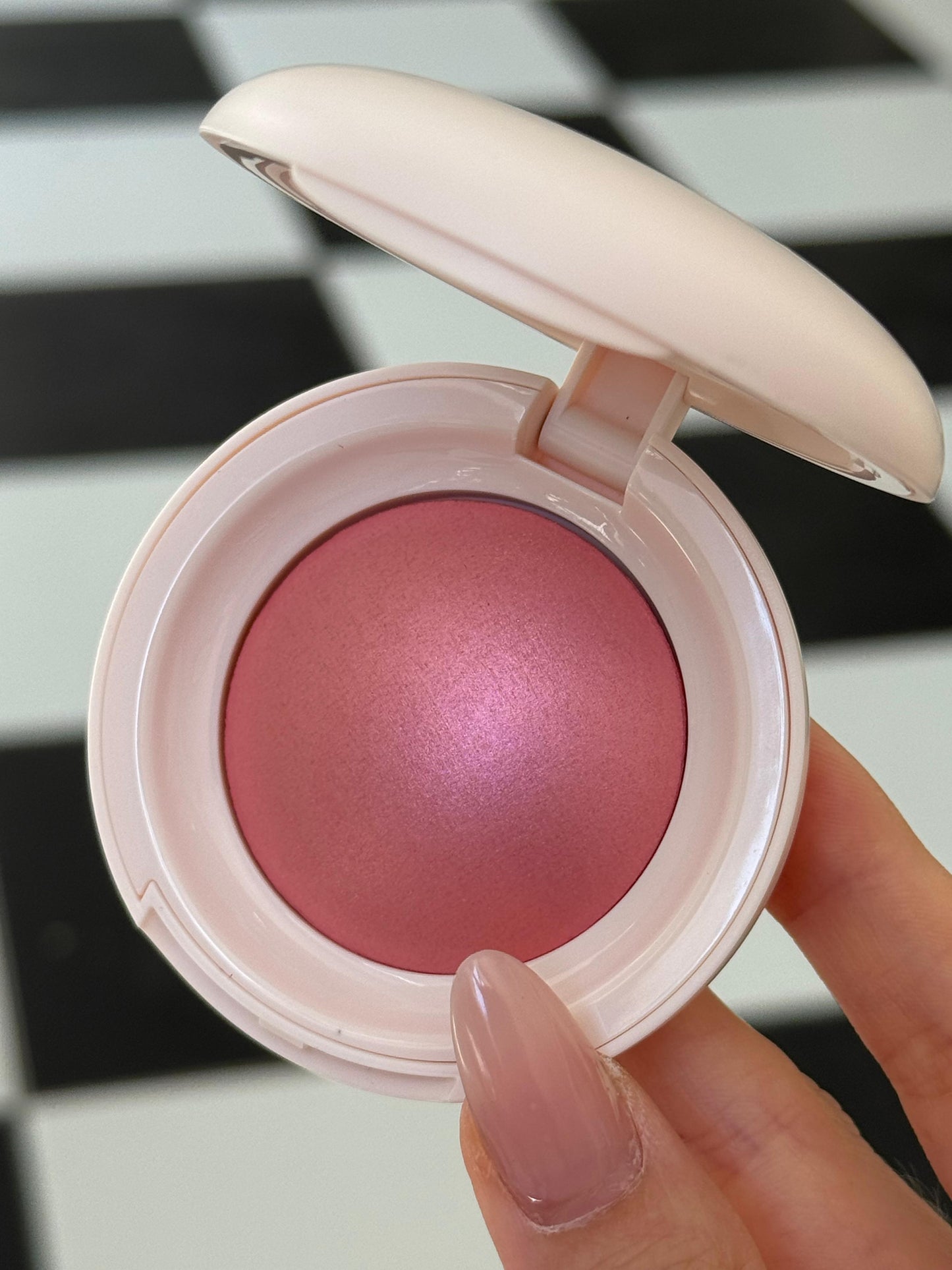 RARE BEAUTY Powder Blush - Happy