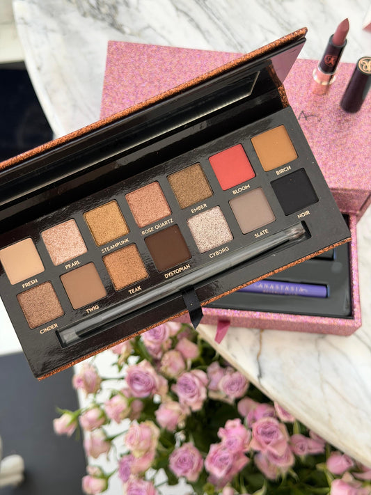 ANASTASIA BEVERLY HILLS
Eyeshadow Sultry Palette Vault Gift Set