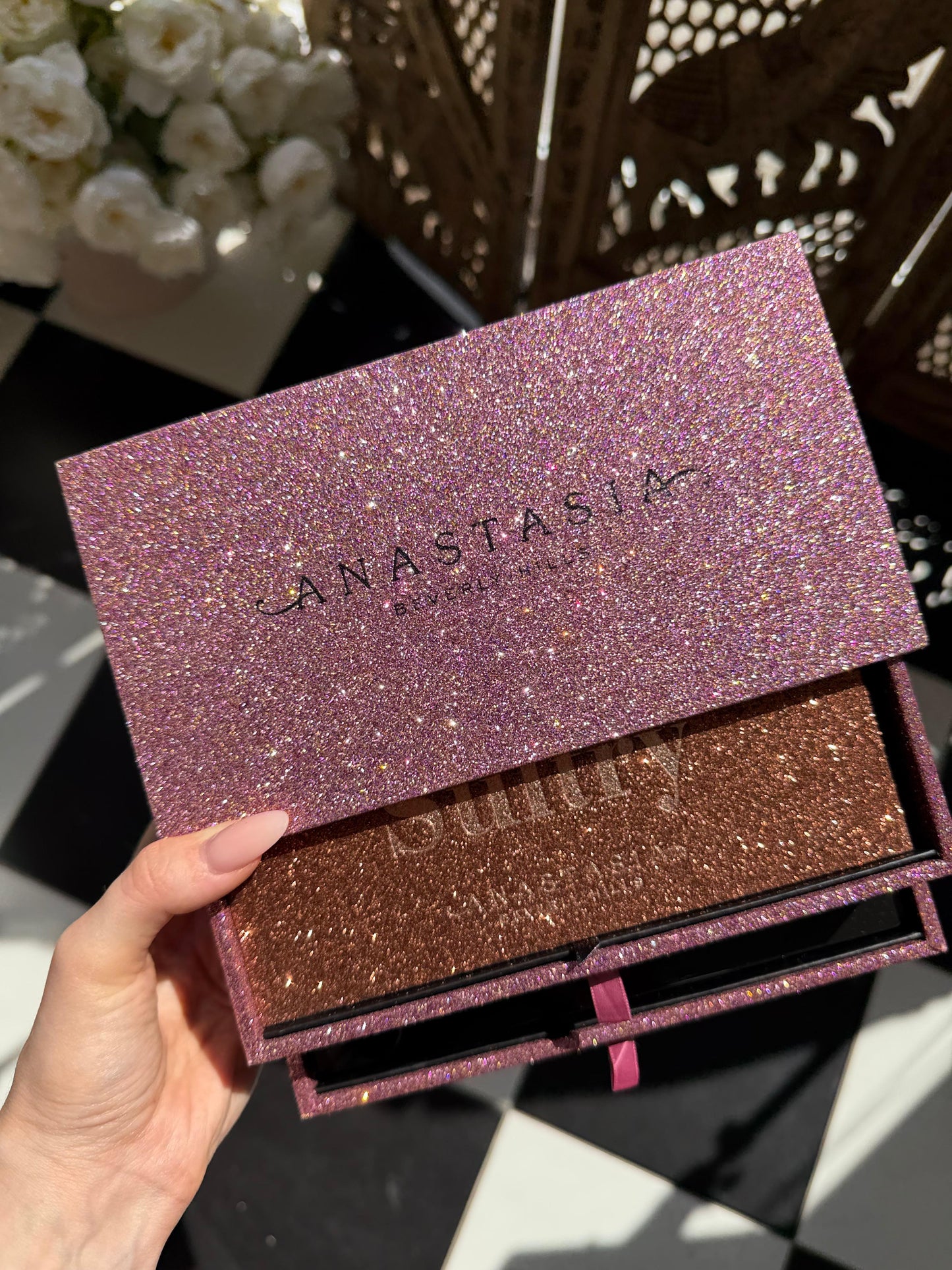 ANASTASIA BEVERLY HILLS
Eyeshadow Sultry Palette Vault Gift Set