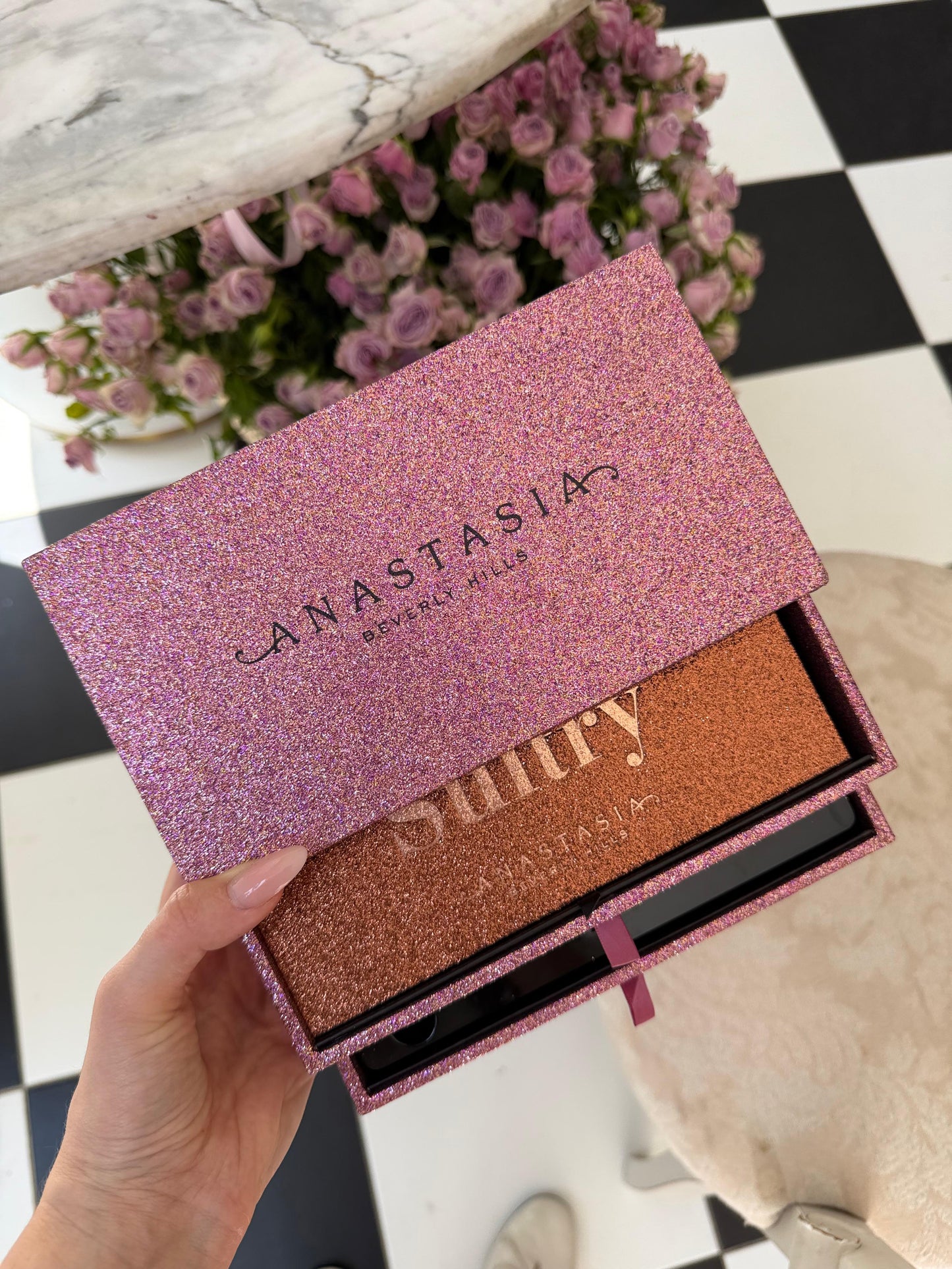 ANASTASIA BEVERLY HILLS
Eyeshadow Sultry Palette Vault Gift Set