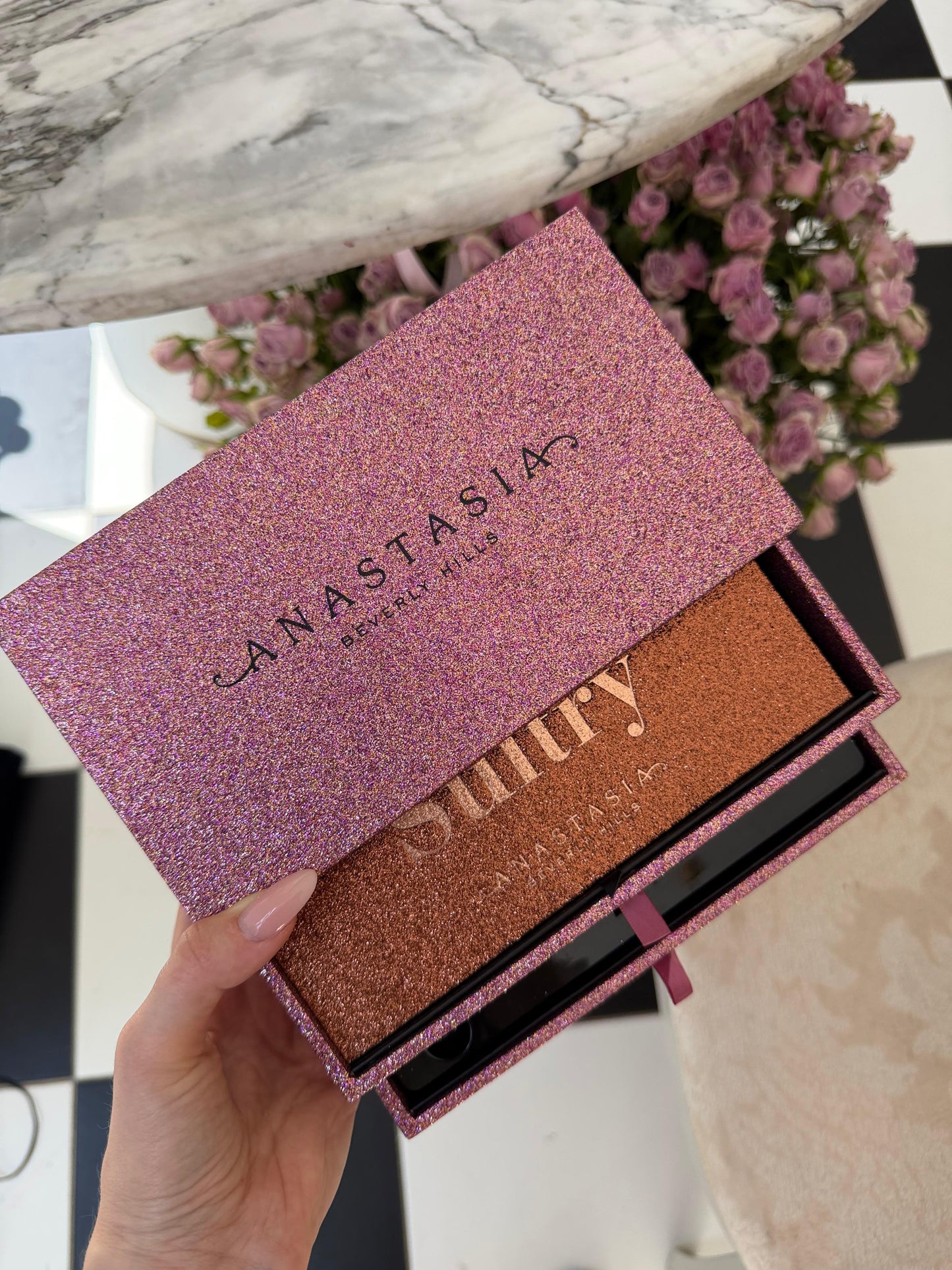 ANASTASIA BEVERLY HILLS
Eyeshadow Sultry Palette Vault Gift Set