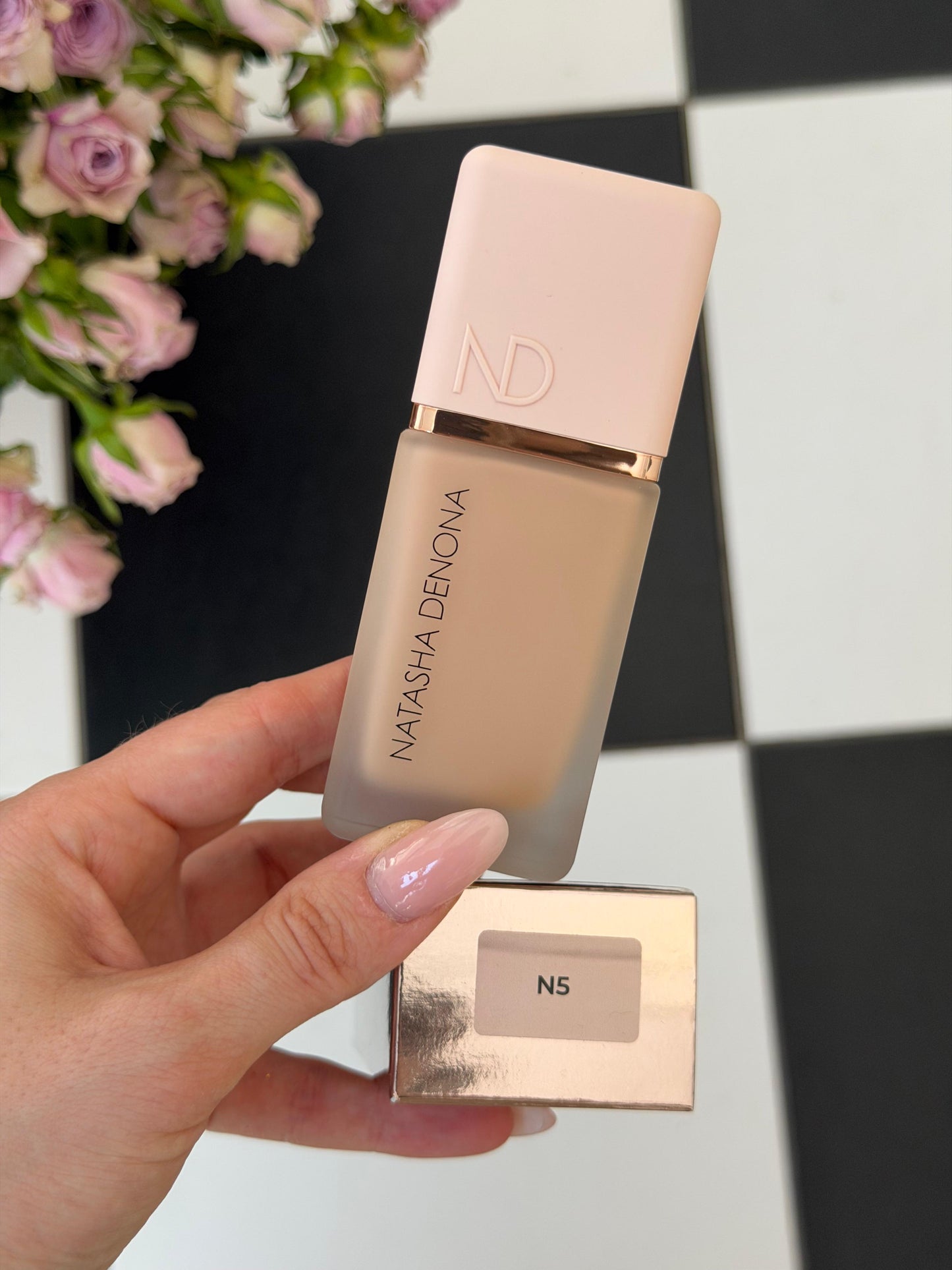 NATASHA DENONA Hy-Glam Foundation (N5)
Hydrating, Blurring, Longwear Serum With Radiant, Creasless Coverage