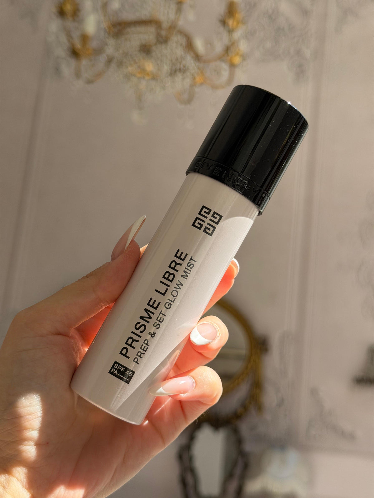 GIVENCHY Prisme Libre Prep & Set Glow Mist
Primer and Setting Spray – SPF45 PA++++