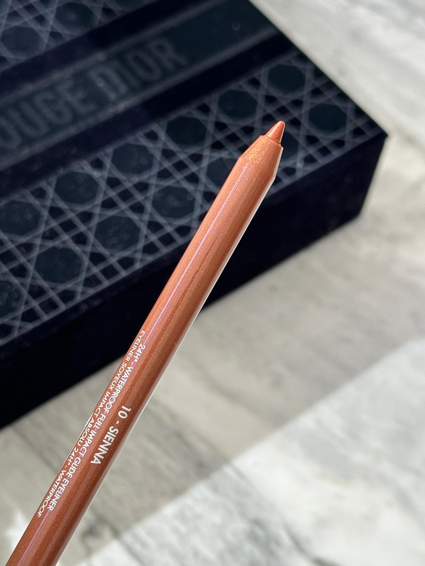 MAKE UP FOR EVER Aqua Resist Color Pencil
Full Impact Glide Waterproof Eyeliner