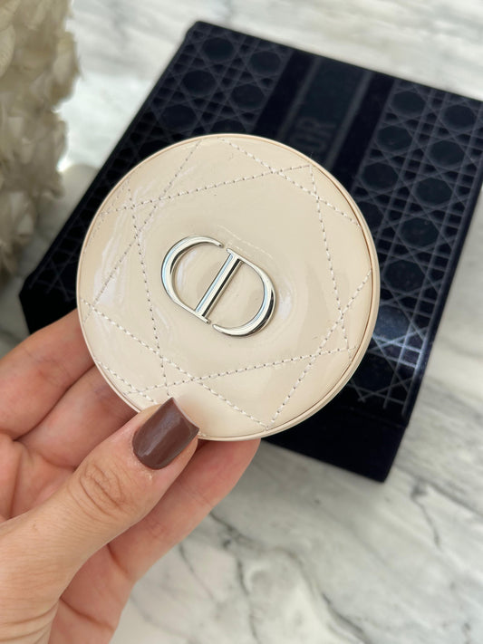 DIOR Forever Couture Luminizer
Longwear Highlighter - 95%* Natural-Origin Pigments