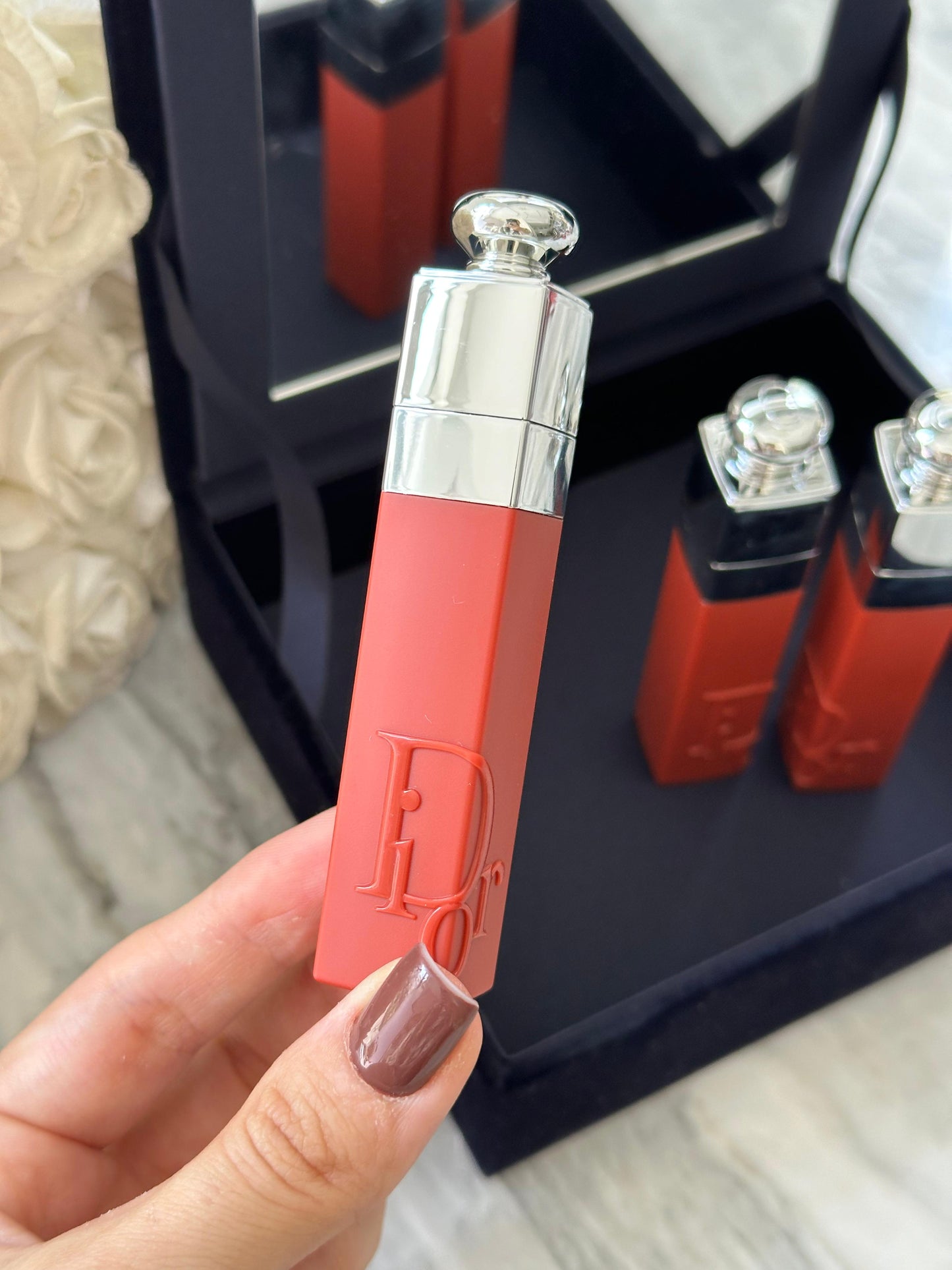 DIOR Addict Lip Tint
Hydrating No-Transfer And Long Wear (Pa kuti)