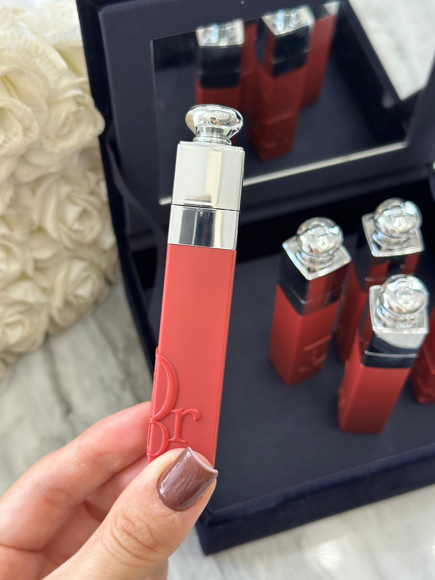 DIOR Addict Lip Tint
Hydrating No-Transfer And Long Wear (Pa kuti)
