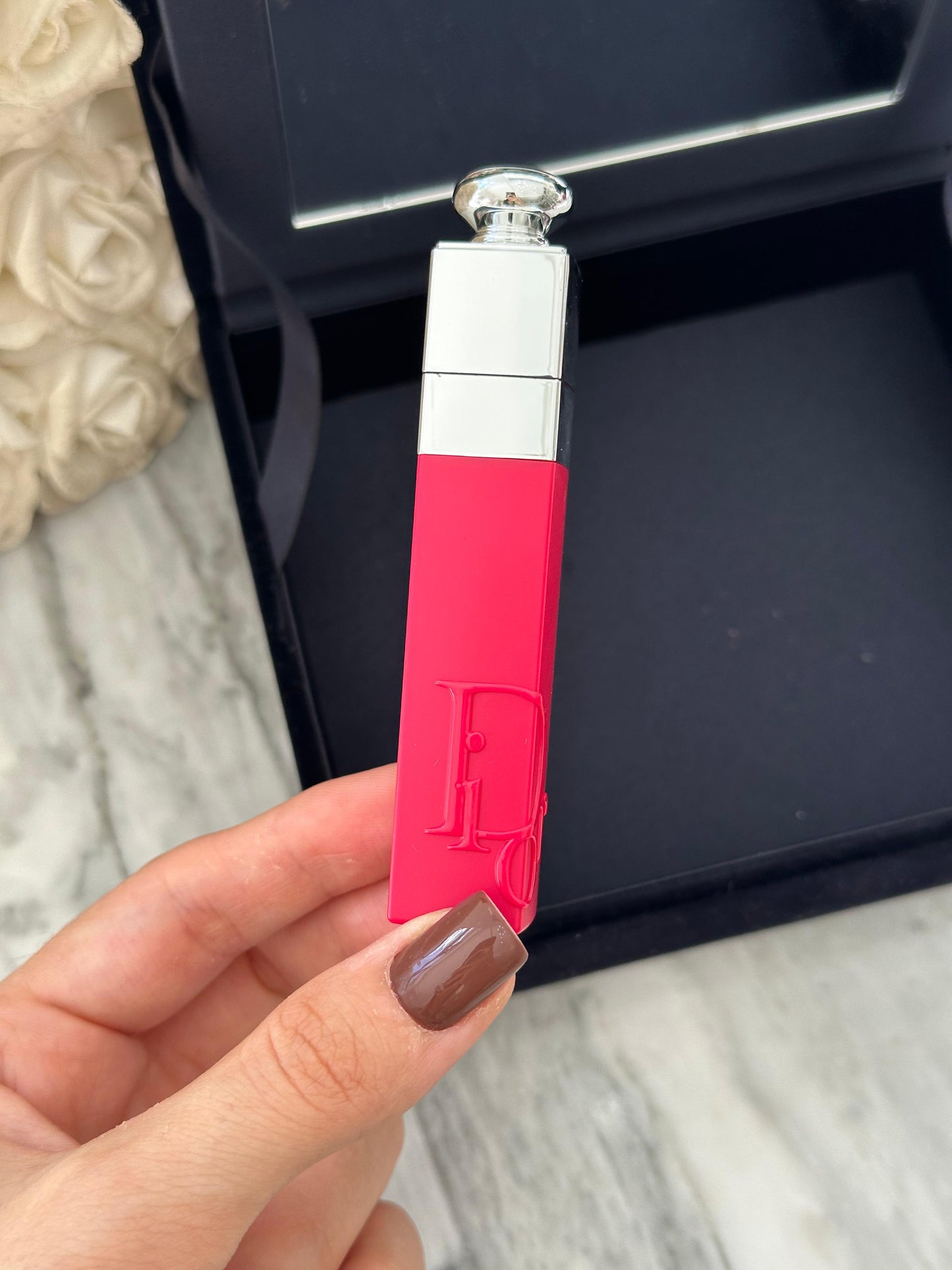 DIOR Addict Lip Tint
Hydrating No-Transfer And Long Wear (Pa kuti)