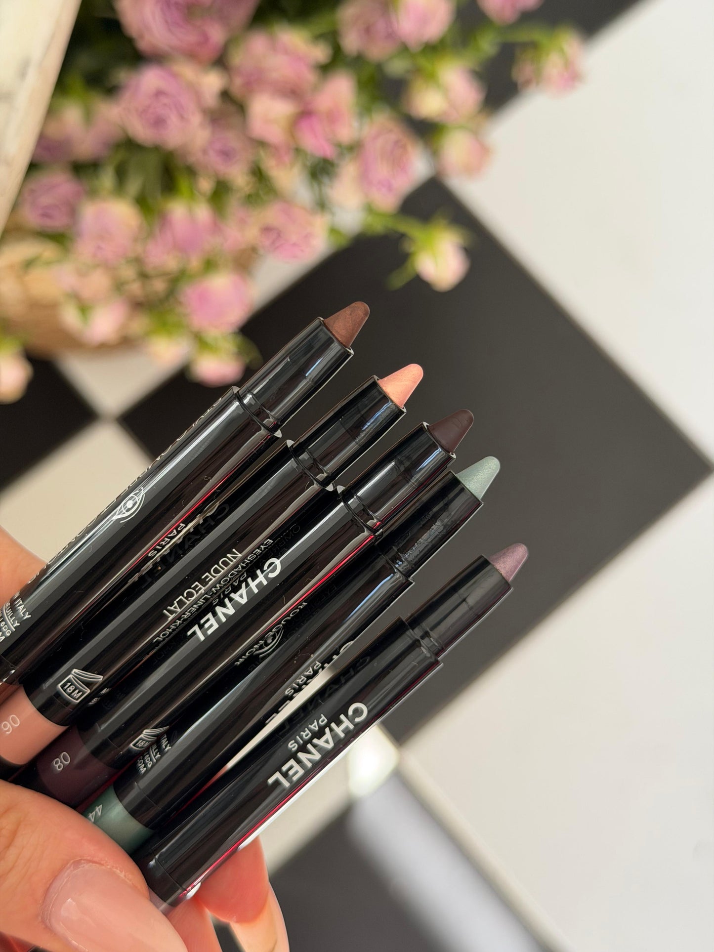 CHANEL Stylo Ombre Et Contour (04)
Eyeshadow – Liner – Khôl