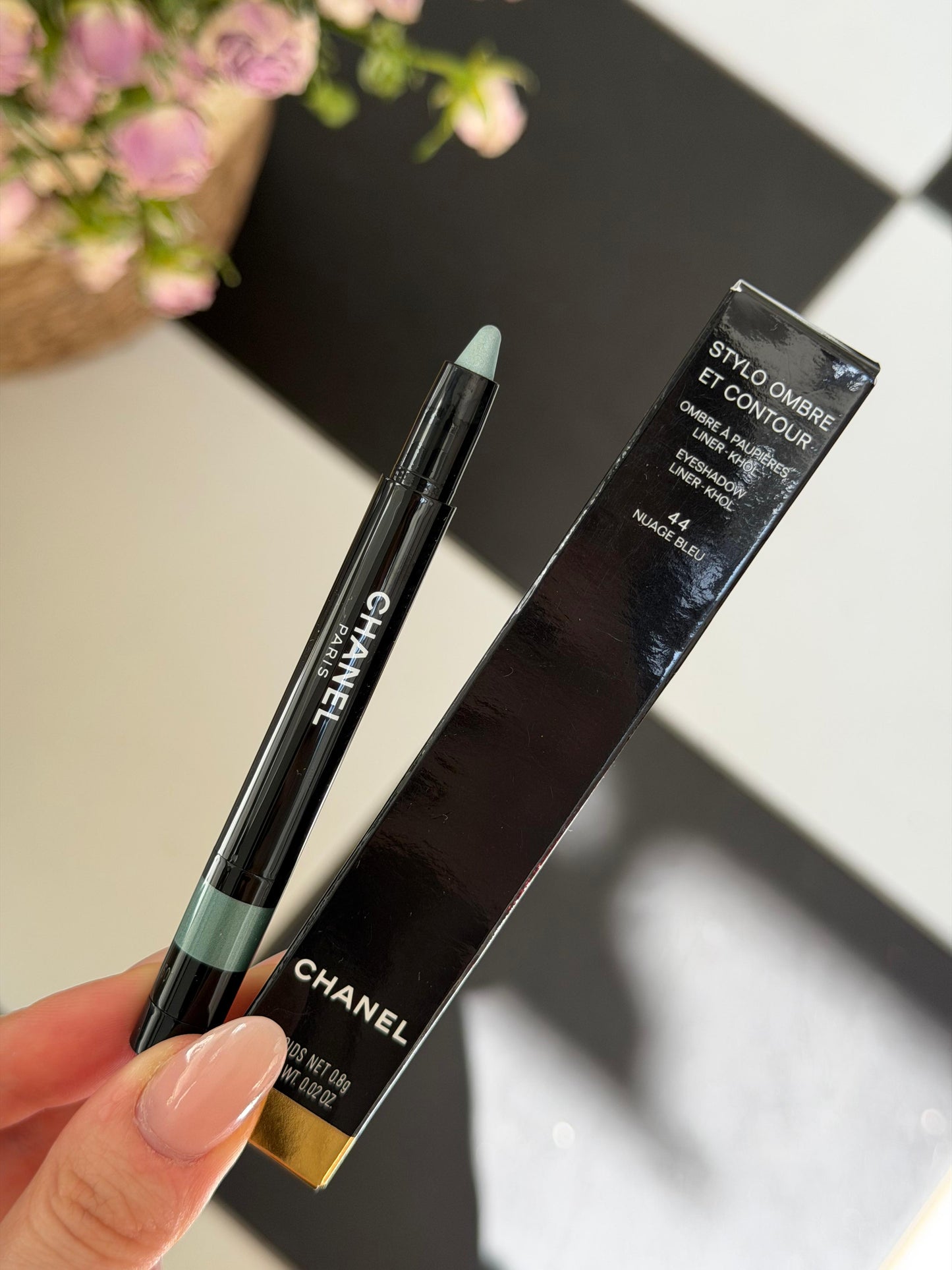 CHANEL Stylo Ombre Et Contour (44)
Eyeshadow – Liner – Khôl