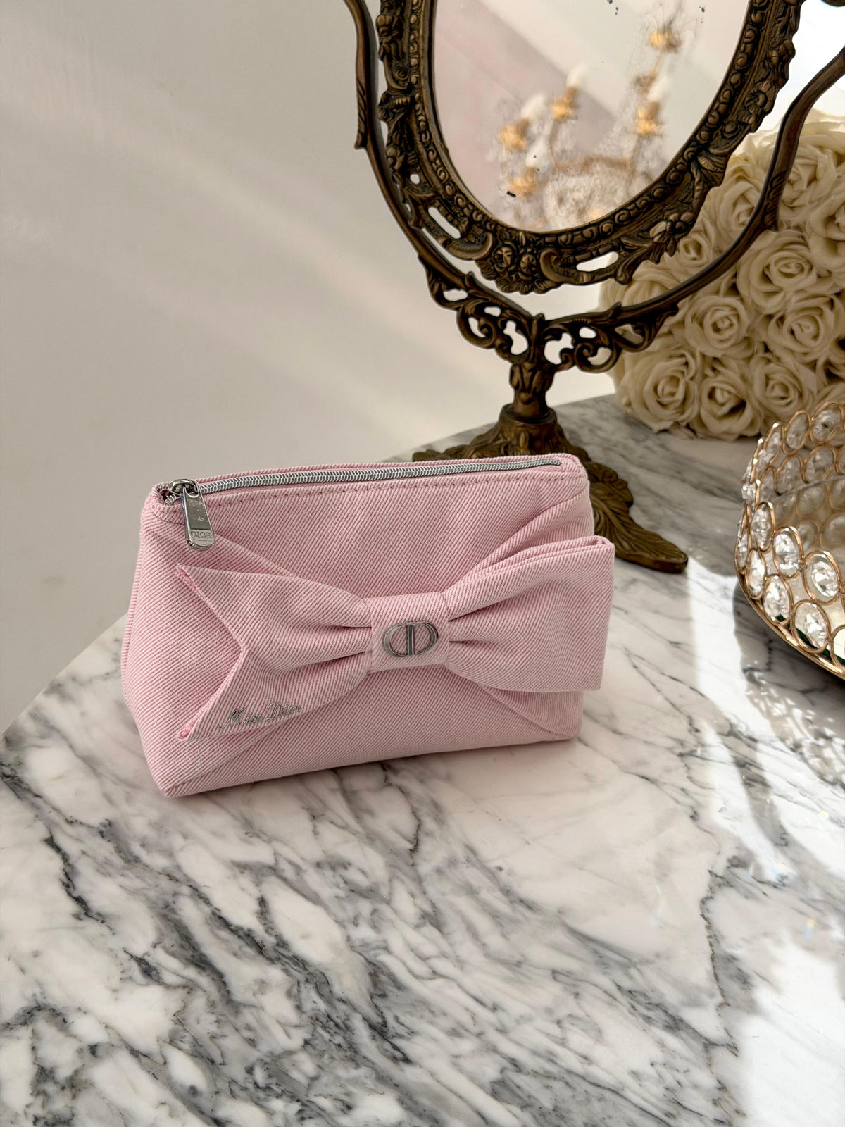 DIOR
Pink Ribbon Beauty Pouch Gift