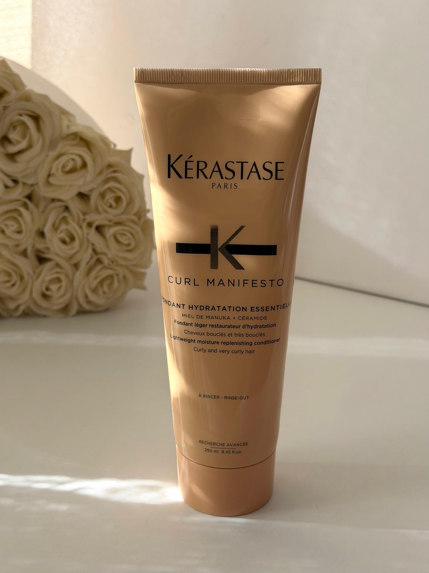 KÉRASTASE Curl Manifesto Fondant Hydratation Essentielle
Lightweight Moisture Replenishing Conditioner For Curly Hair