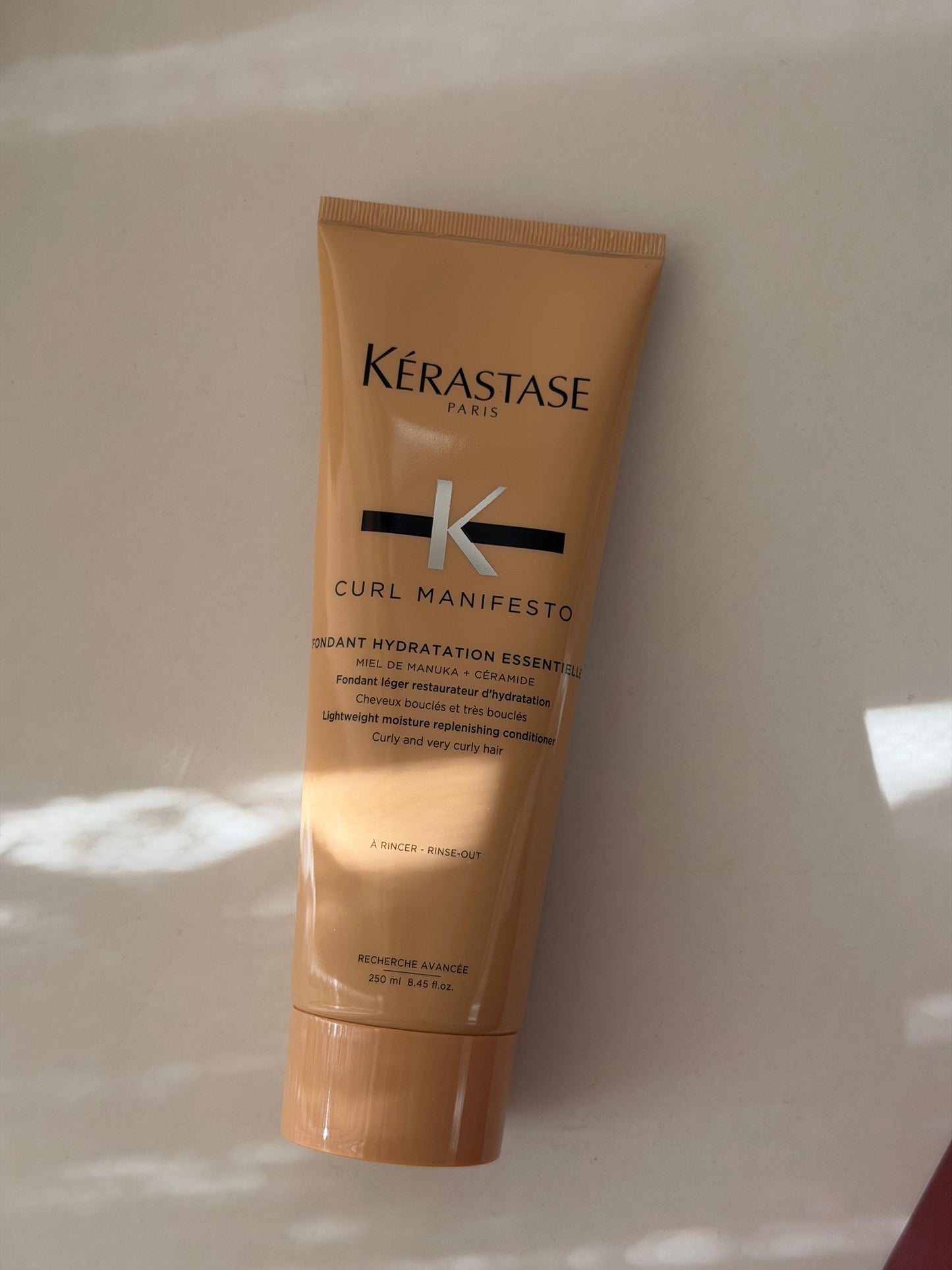 KÉRASTASE Curl Manifesto Fondant Hydratation Essentielle
Lightweight Moisture Replenishing Conditioner For Curly Hair