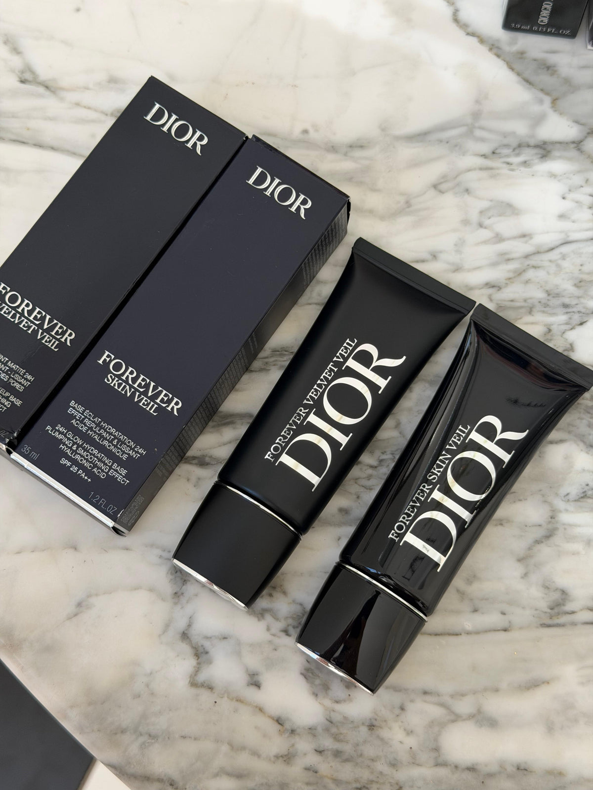 DIOR Forever Skin Veil Matte Primer
Makeup Base - Blurring Matte Finish- 24-Hour Hydration - SPF15 PA++