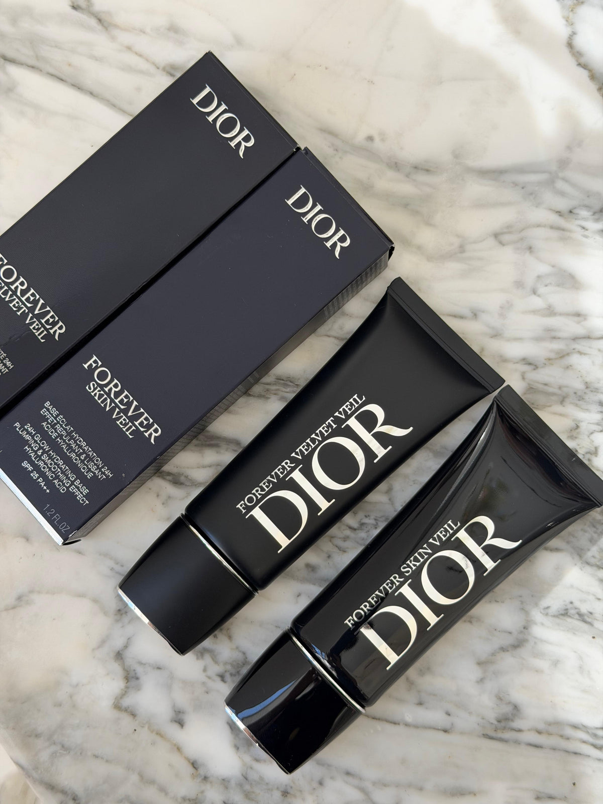DIOR Forever Skin Veil Matte Primer
Makeup Base - Blurring Matte Finish- 24-Hour Hydration - SPF15 PA++