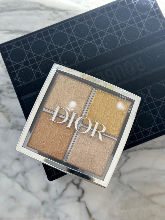 DIOR Backstage Glow Face Palette
Multi-Use Illuminating Makeup Palette - Highlight and Blush 003 Pure Gold