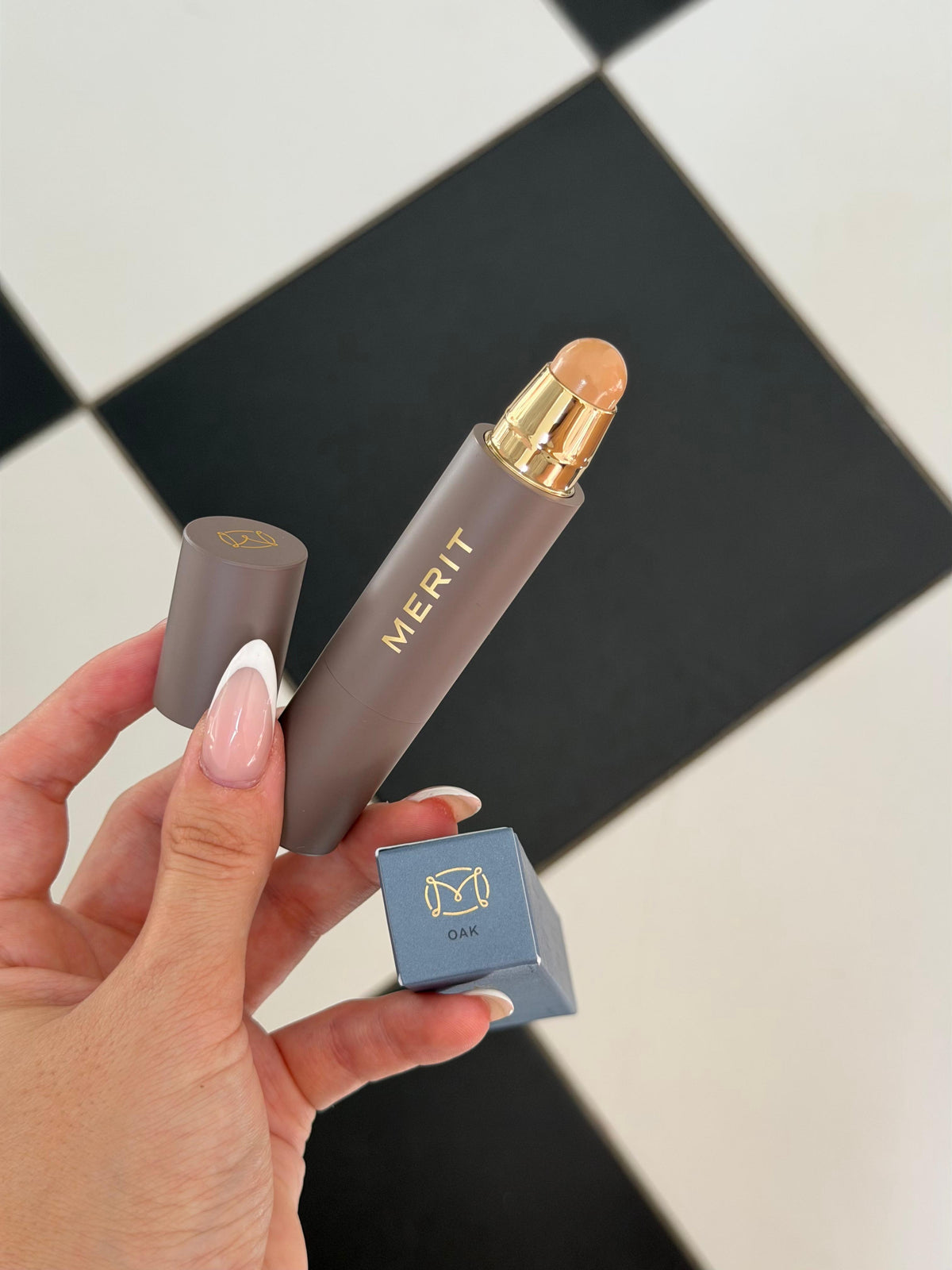 MERIT The Minimalist Perfecting Complexion Concealer Stick - Oak
