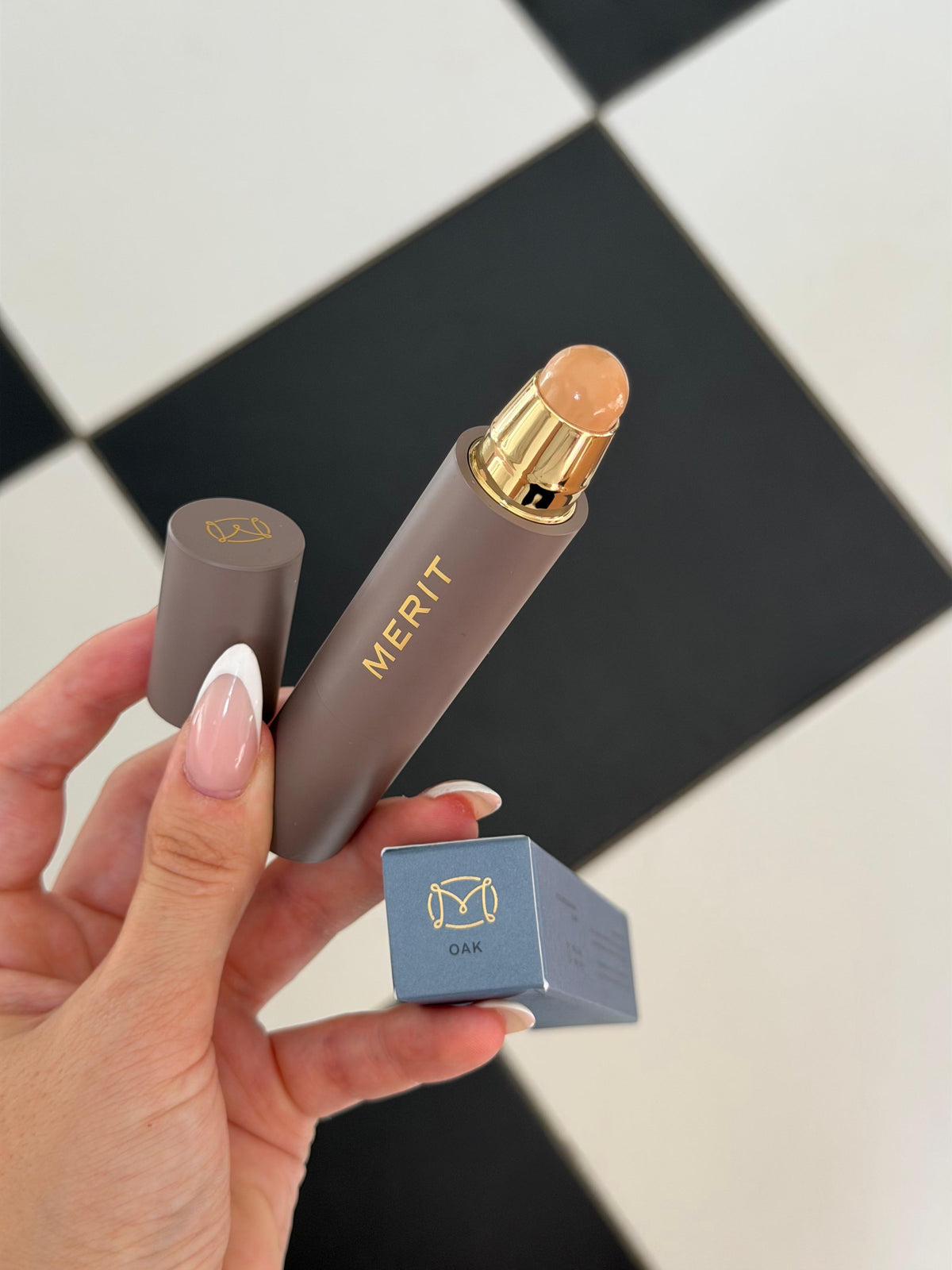 MERIT The Minimalist Perfecting Complexion Concealer Stick - Oak