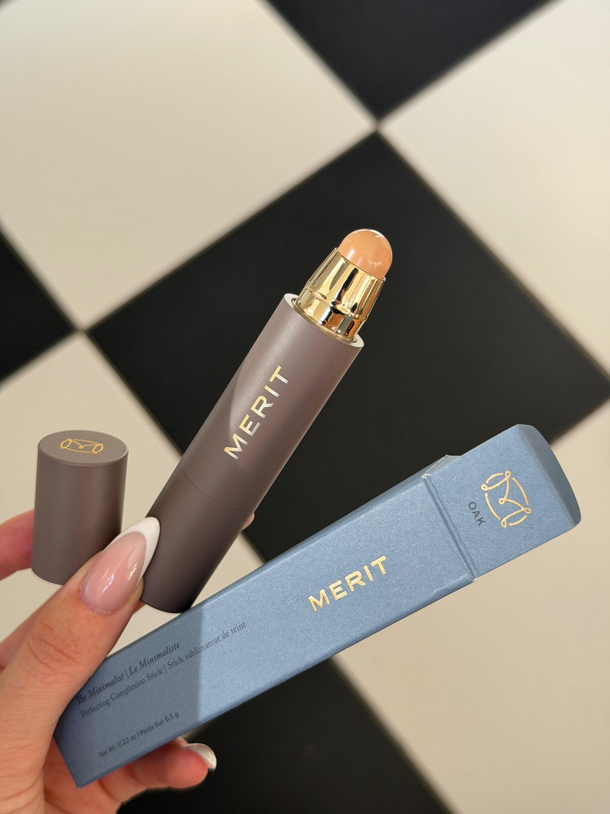 MERIT The Minimalist Perfecting Complexion Concealer Stick - Oak