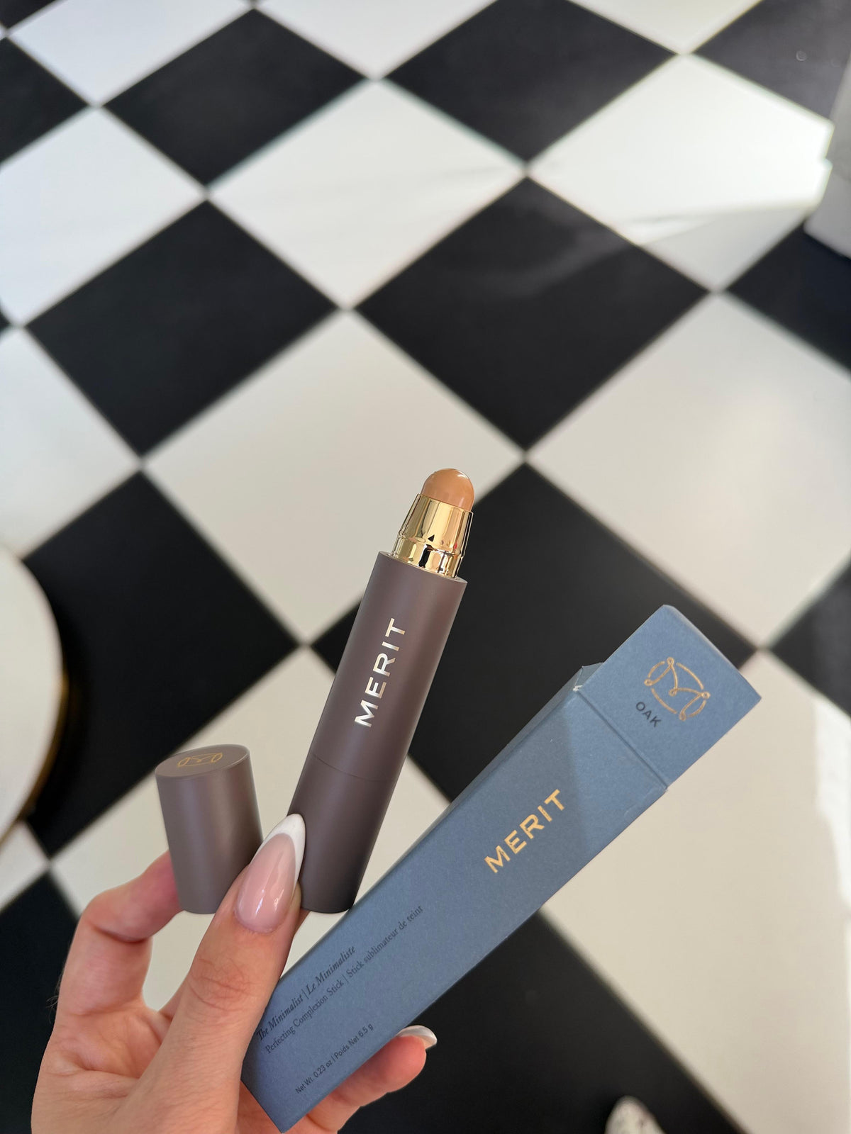 MERIT The Minimalist Perfecting Complexion Concealer Stick - Oak