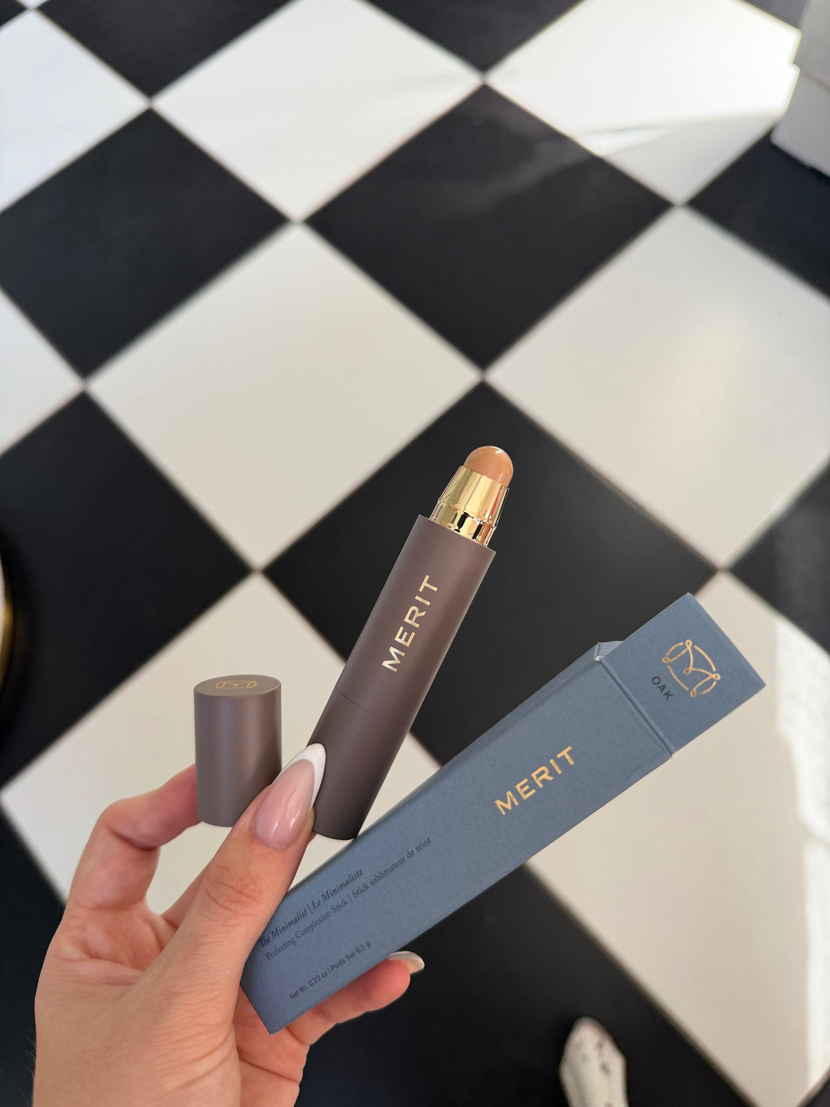 MERIT The Minimalist Perfecting Complexion Concealer Stick - Oak
