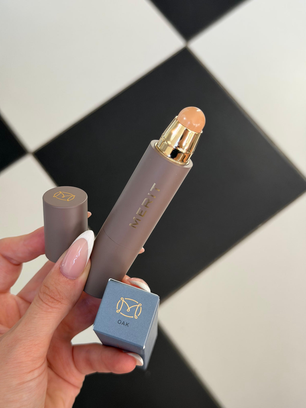 MERIT The Minimalist Perfecting Complexion Concealer Stick - Oak